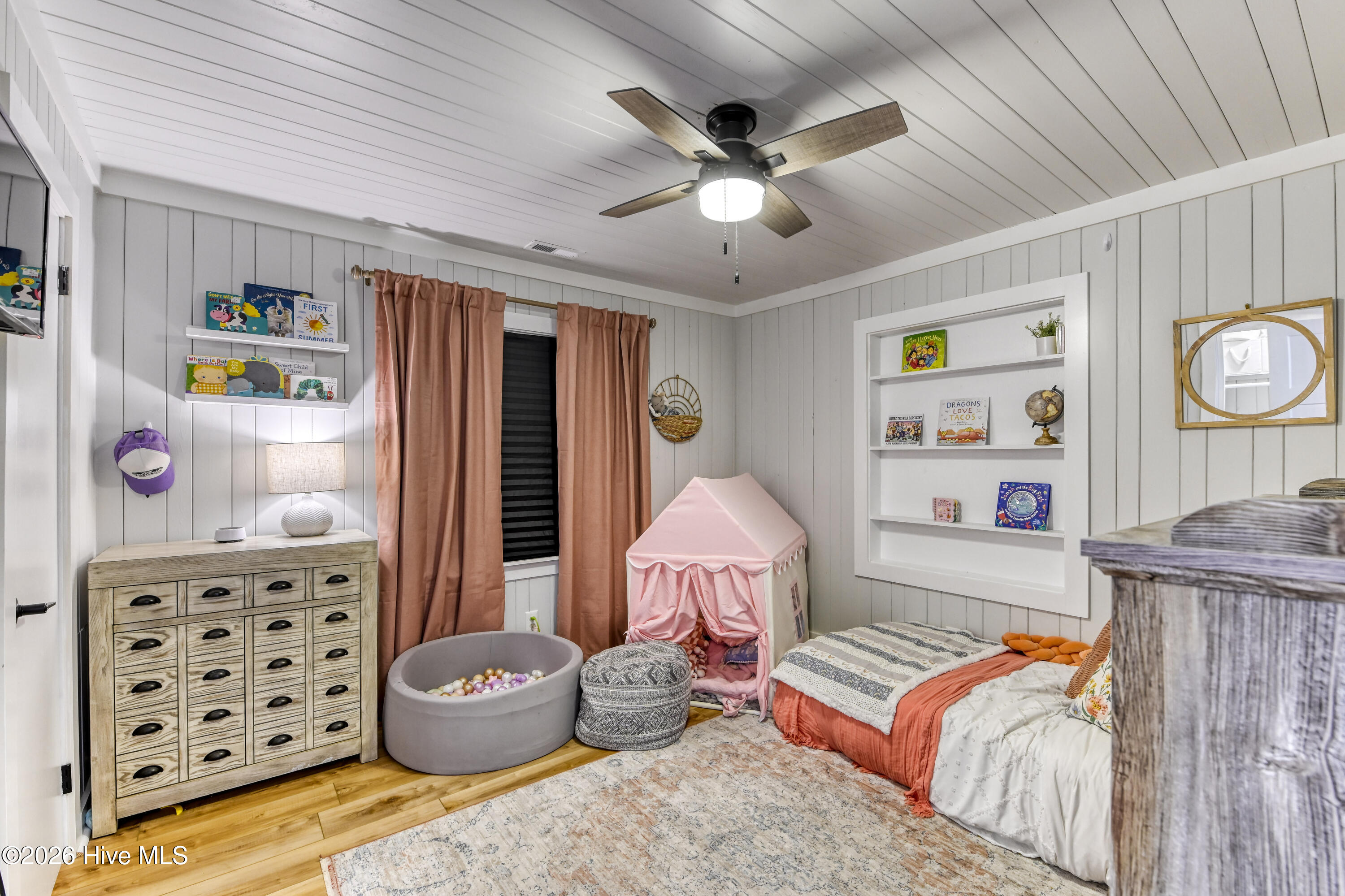 100566355 | Photo 27