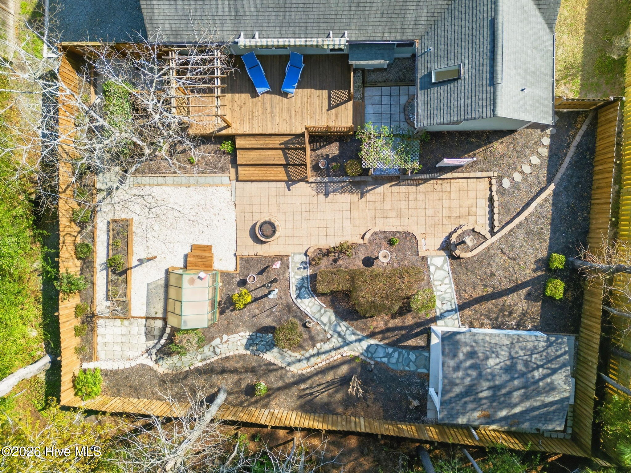 100560013 | Photo 40