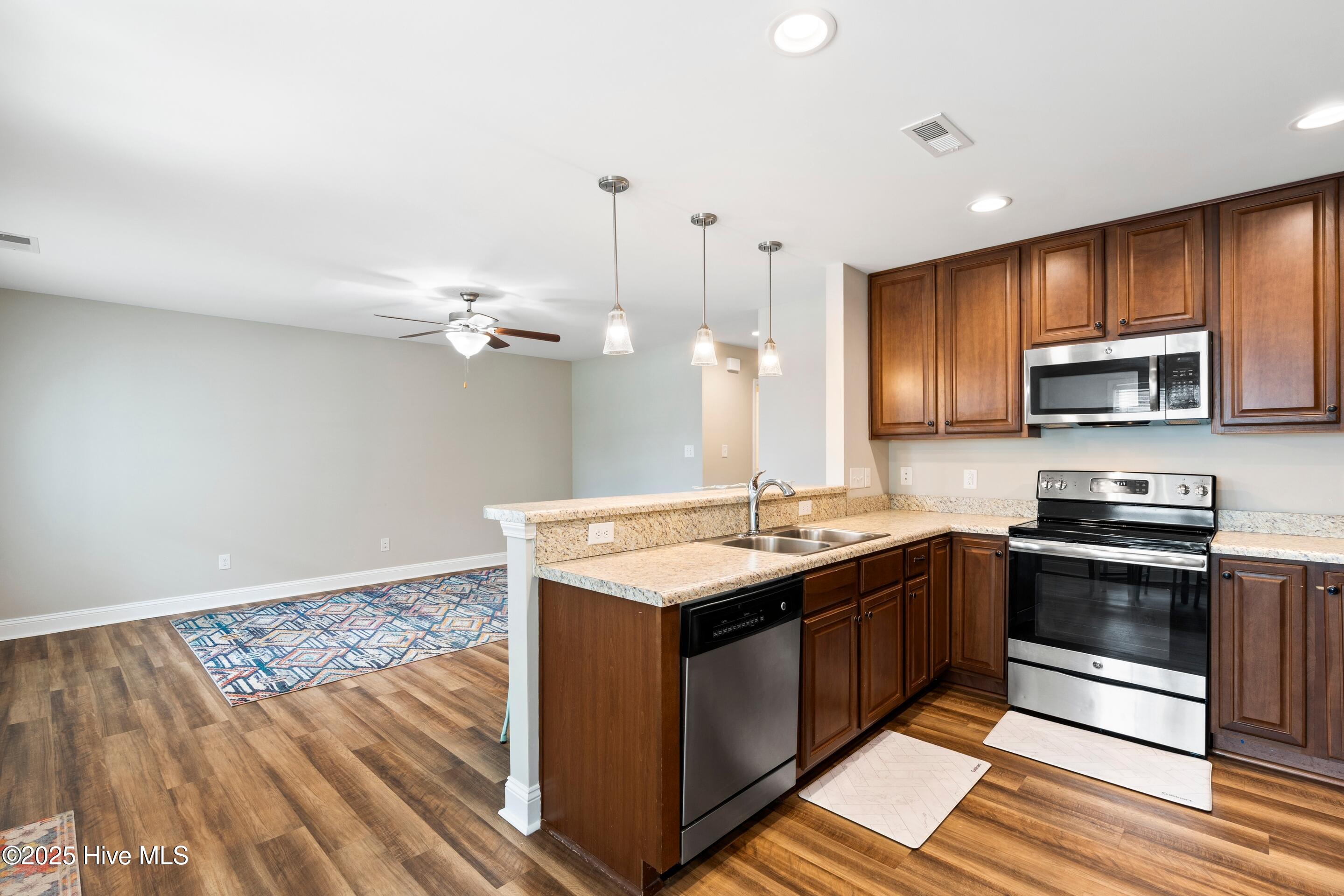 100523532 | Photo 20