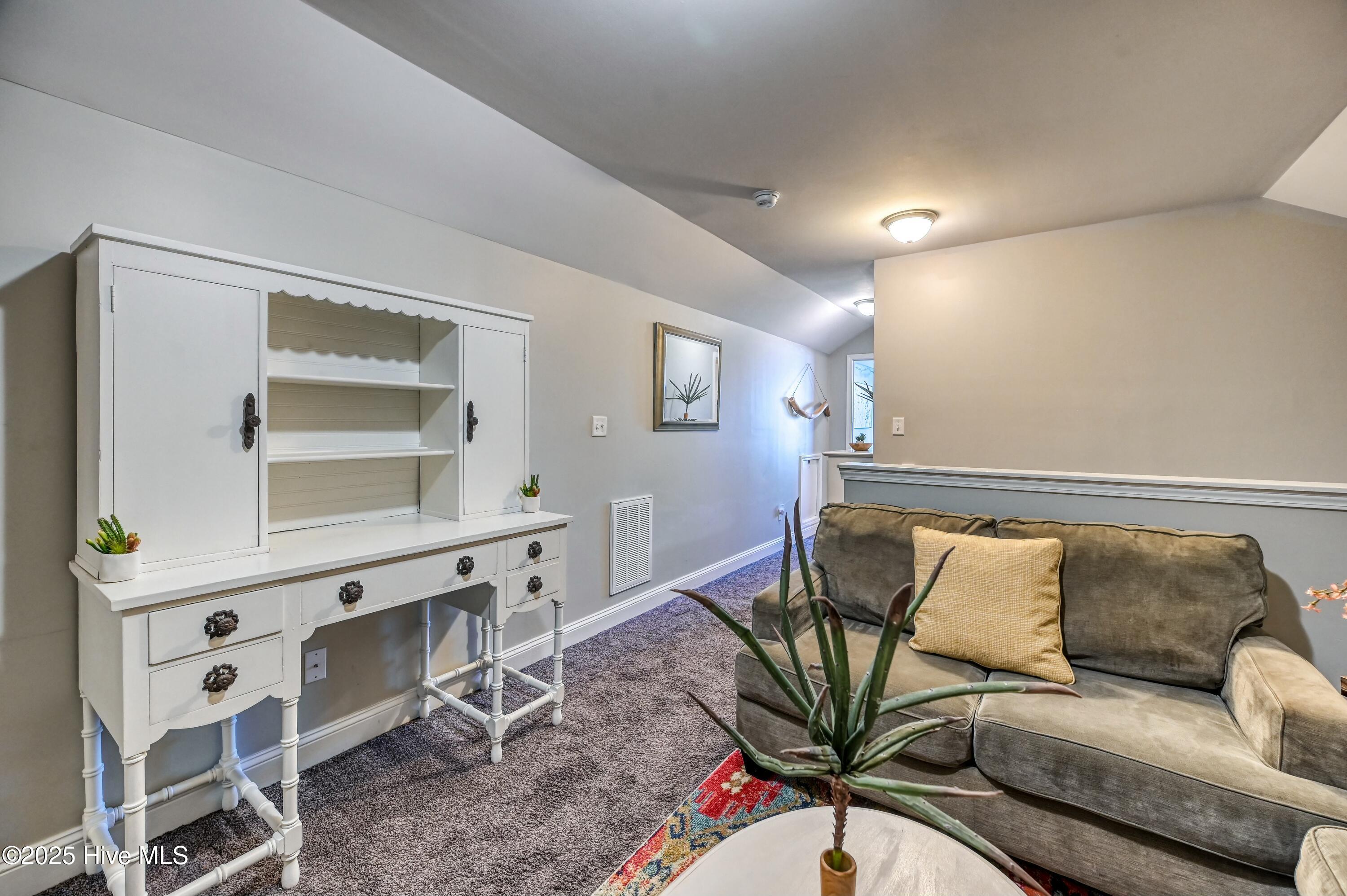 100561132 | Photo 39