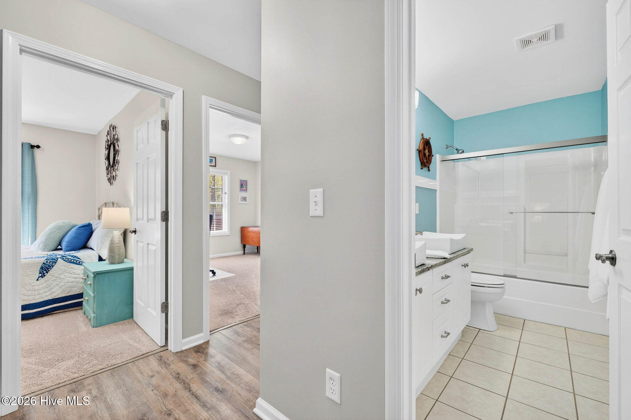 100562589 | Photo 49