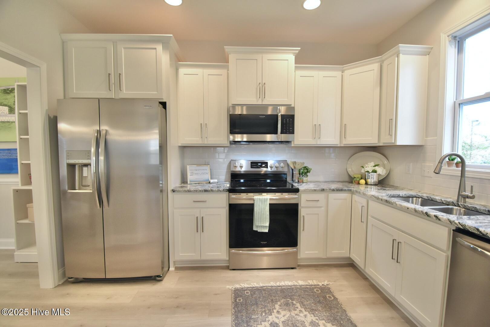 80 S Bandwheel Way, Hampstead, NC 28443 – photo 5: Kitchen