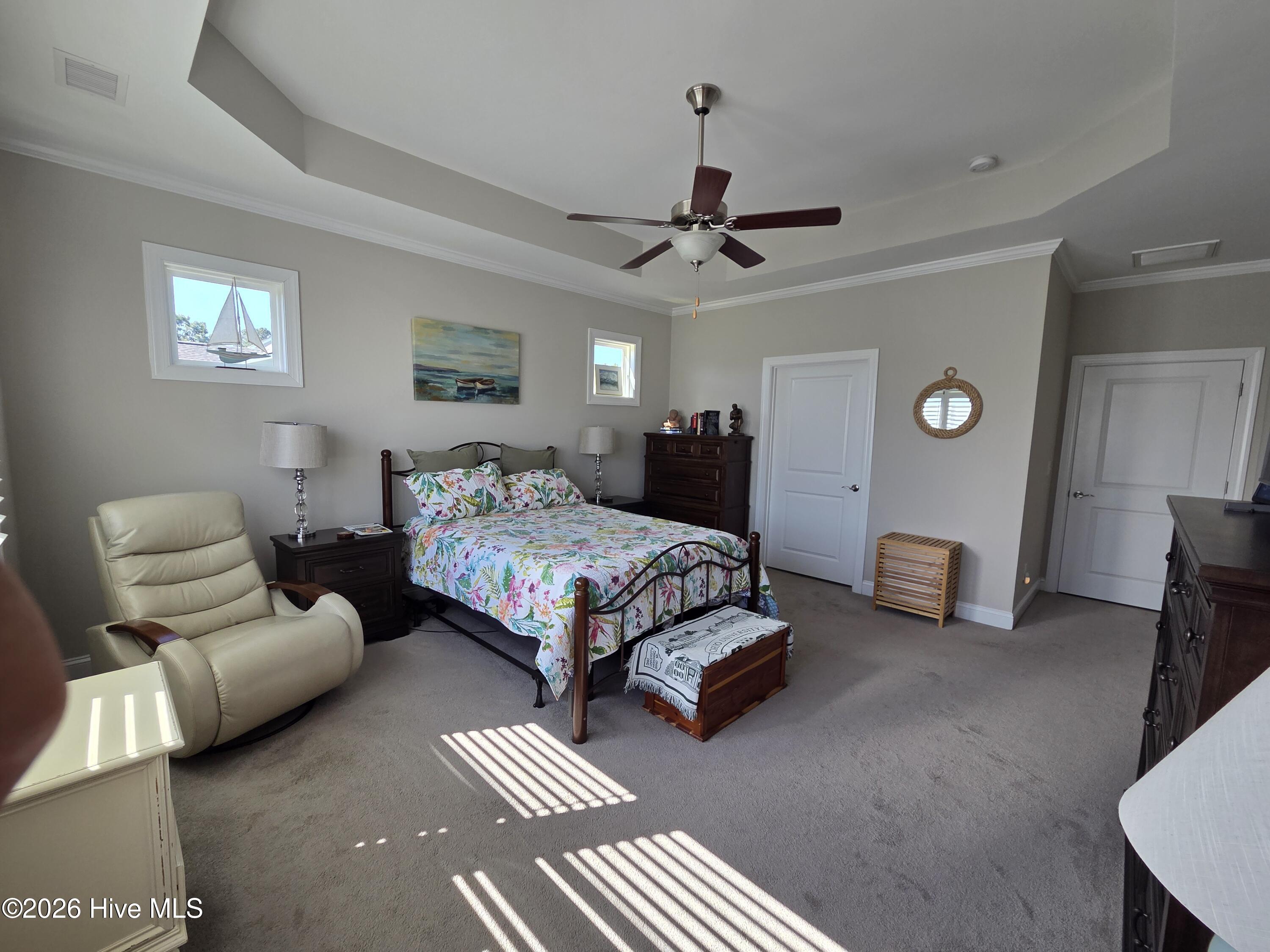 100566407 | Photo 25