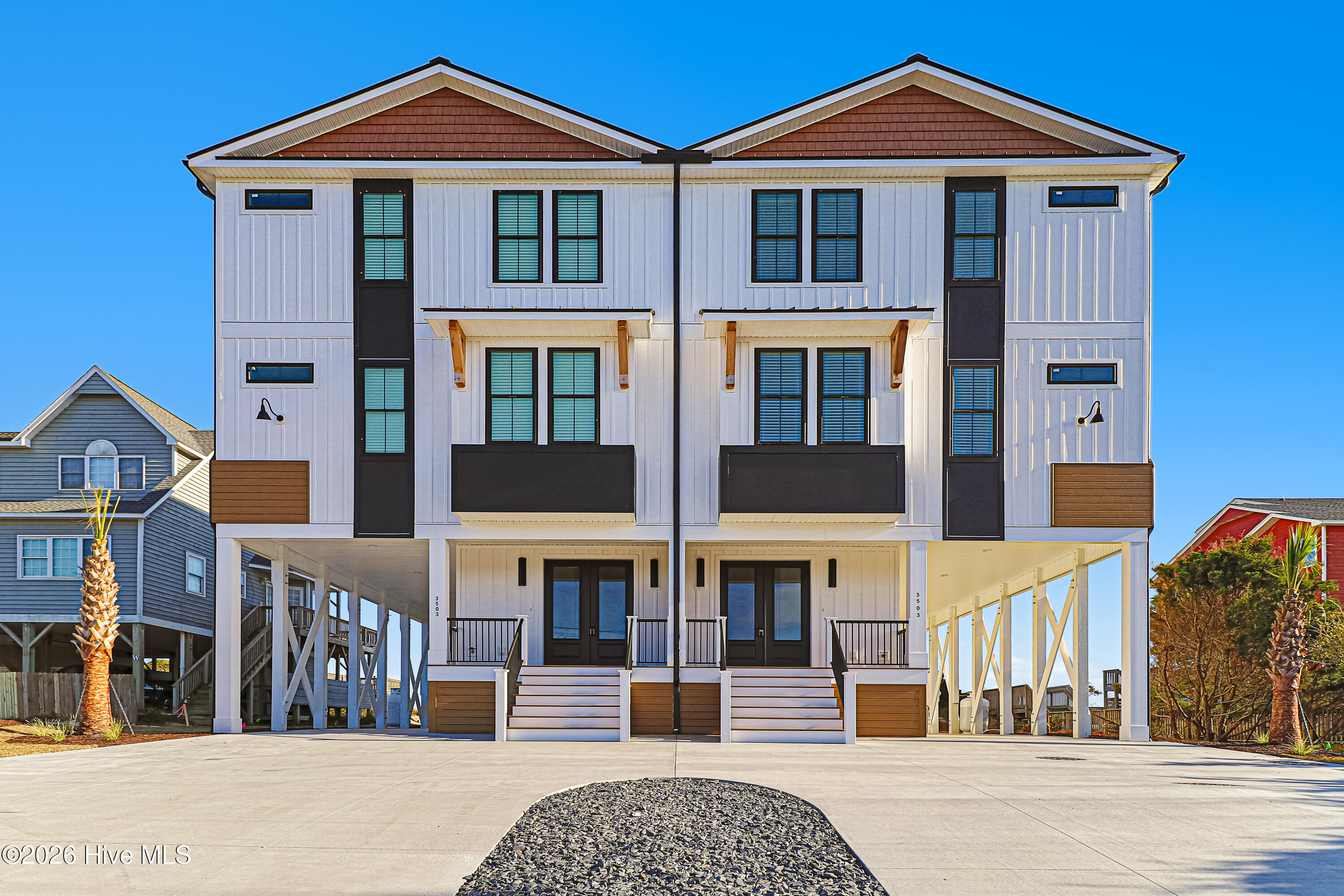 100567195 | Photo 54