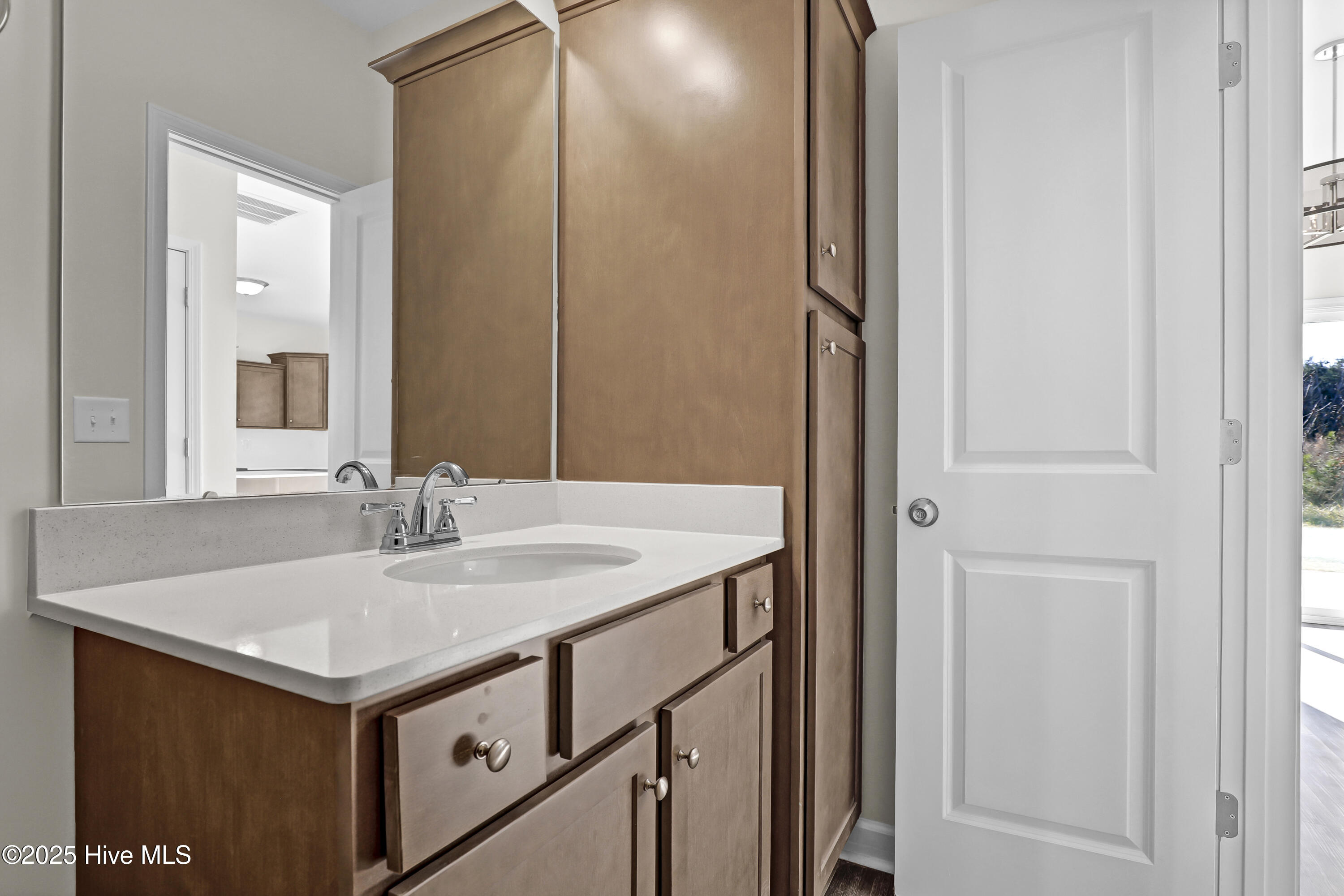 100461654 | Photo 16