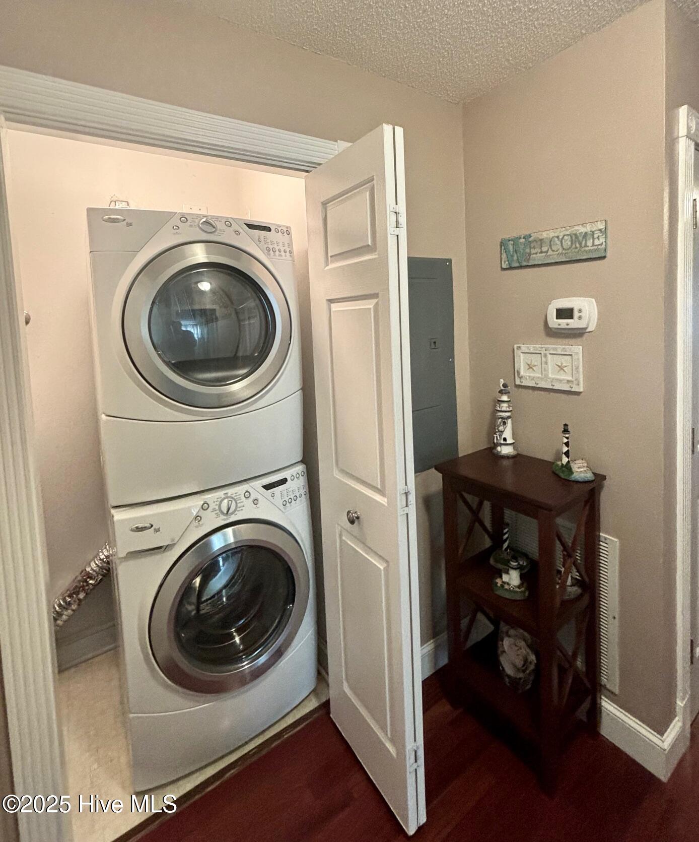 100543239 | Photo 19