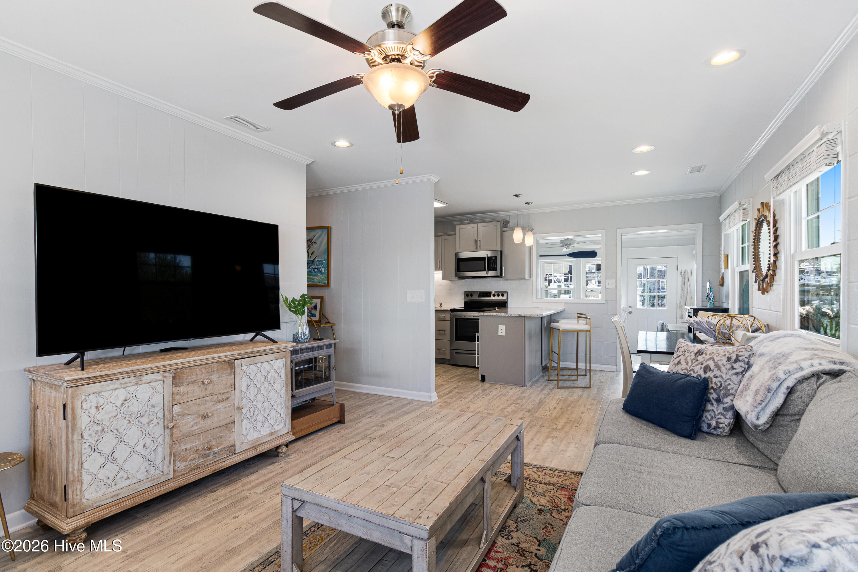 213 W Bogue Sound Drive,Atlantic Beach