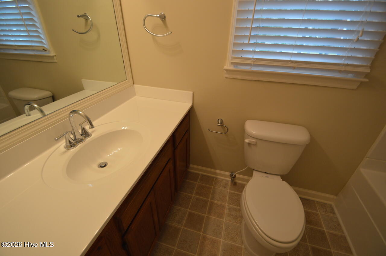 100562561 | Photo 11