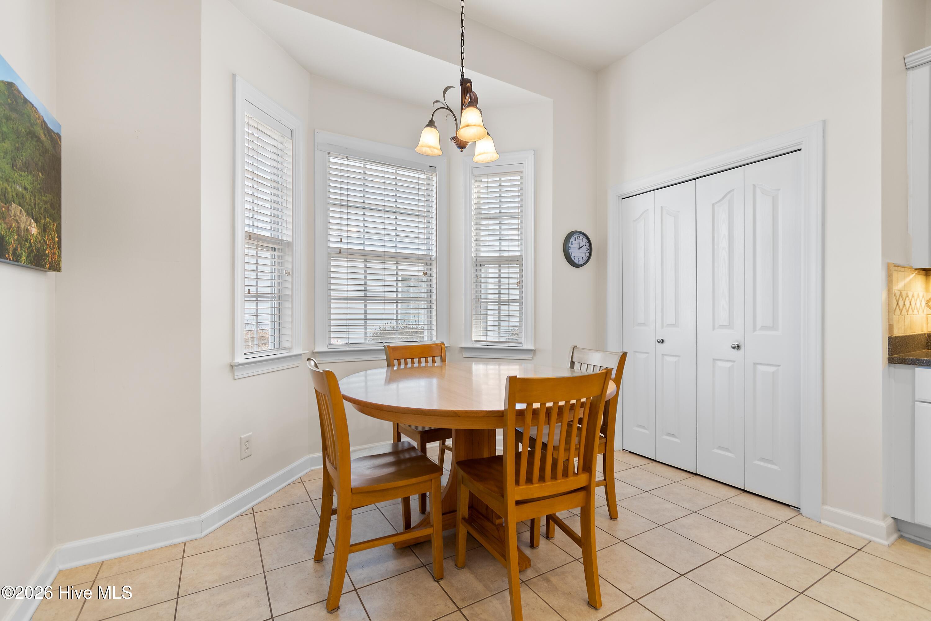 100549811 | Photo 19