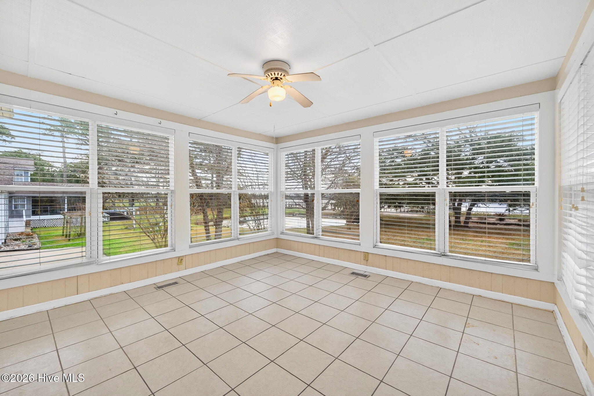 100559541 | Photo 45