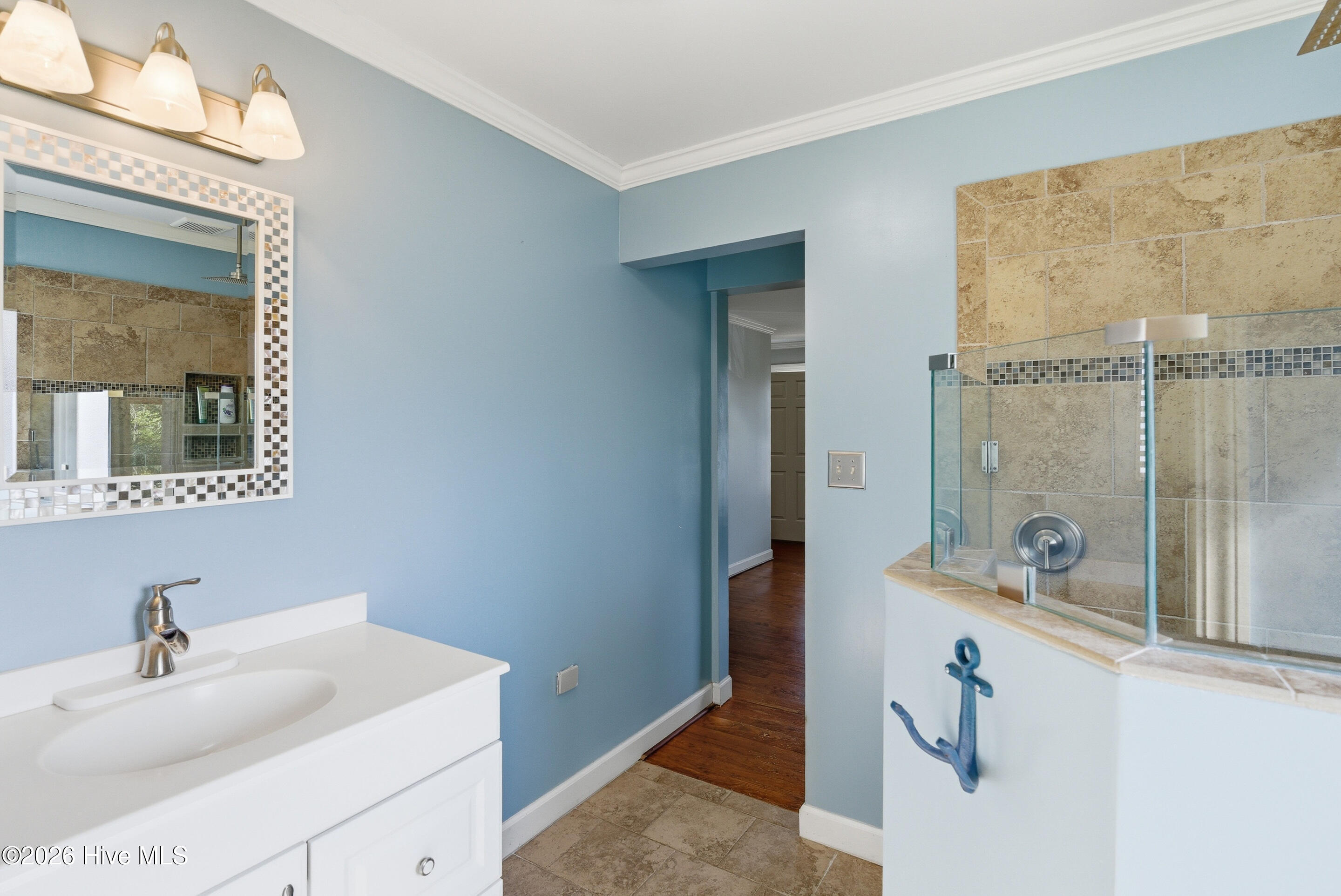 100563536 | Photo 15