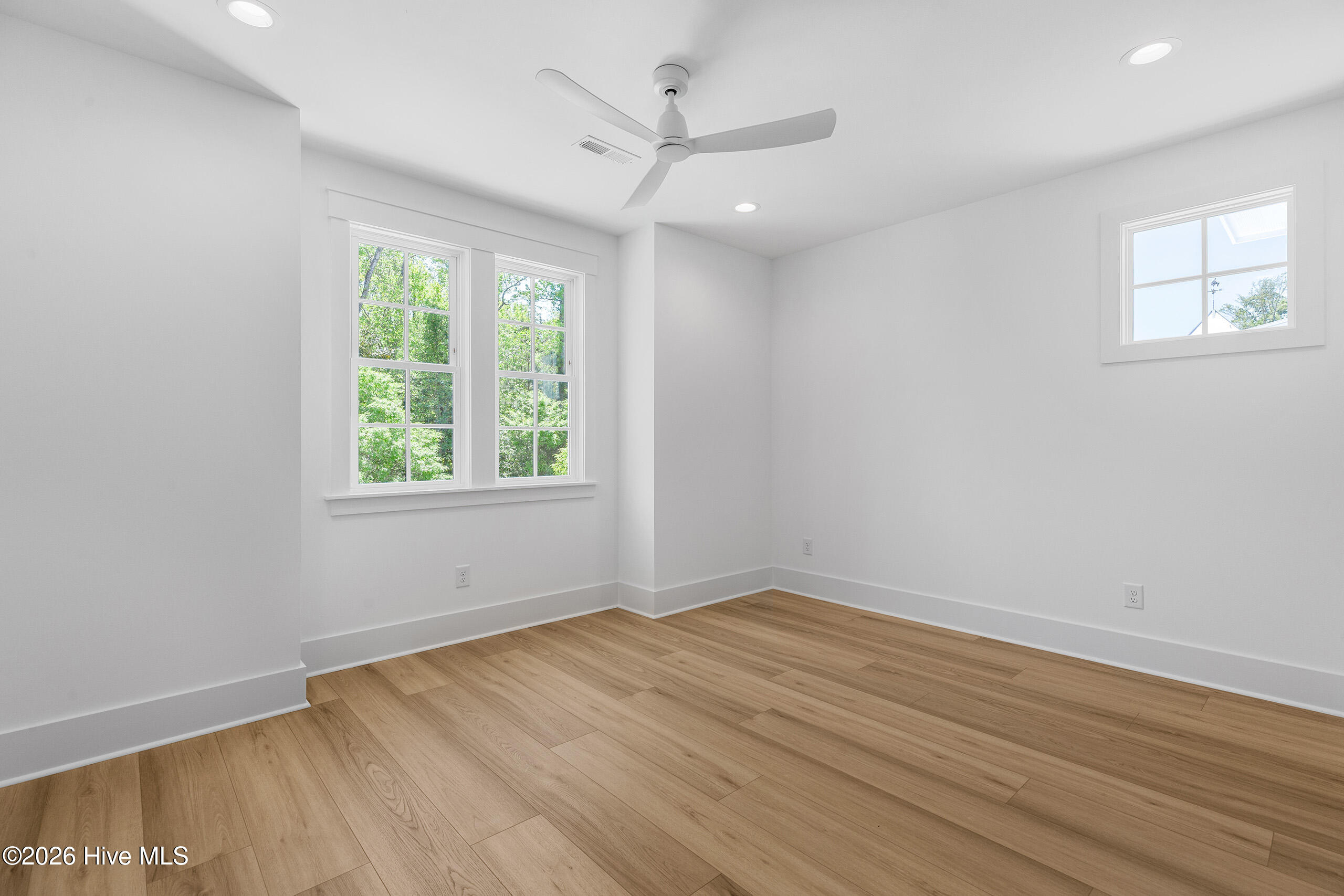 100519914 | Photo 55