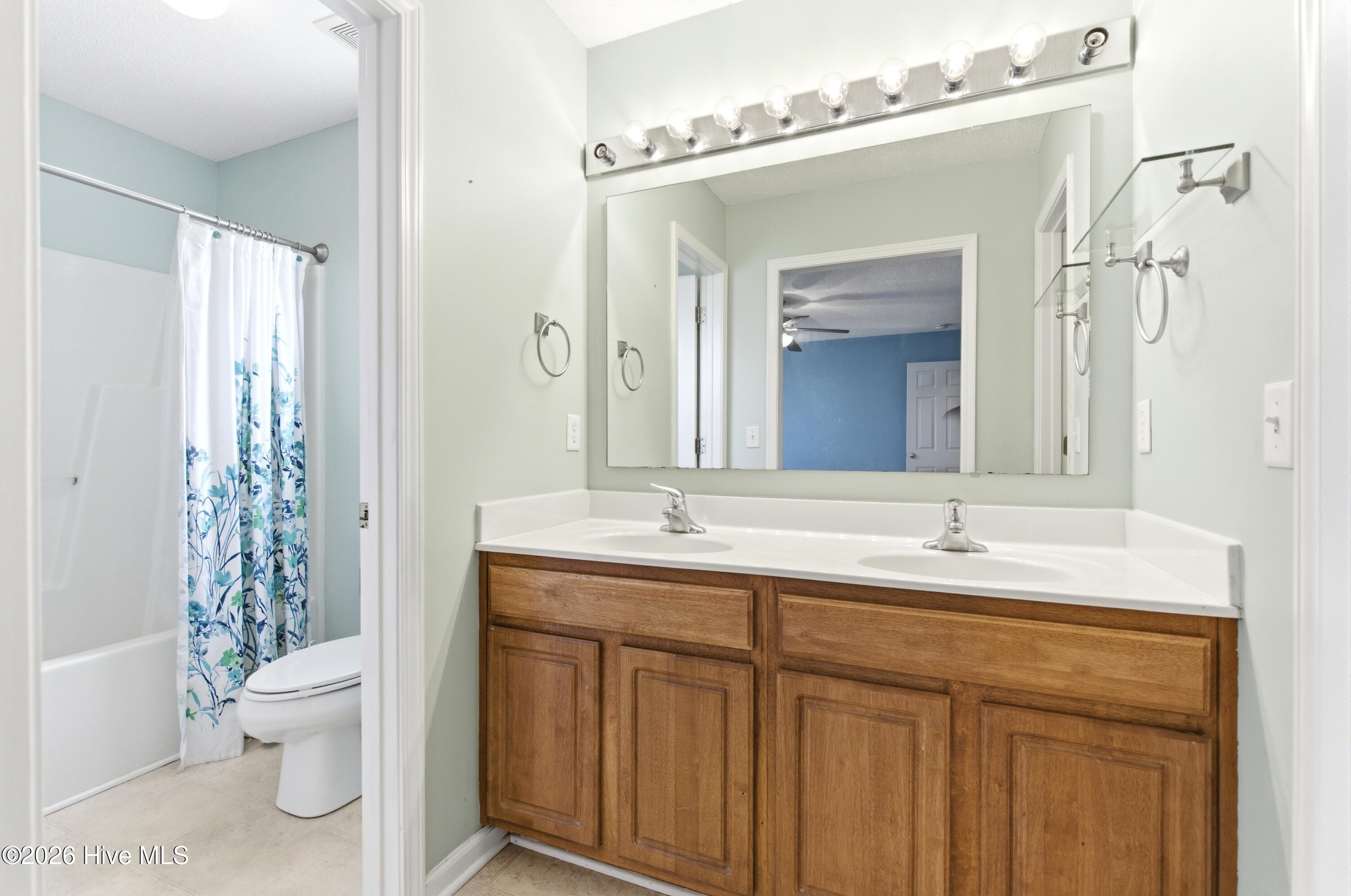 100560348 | Photo 19