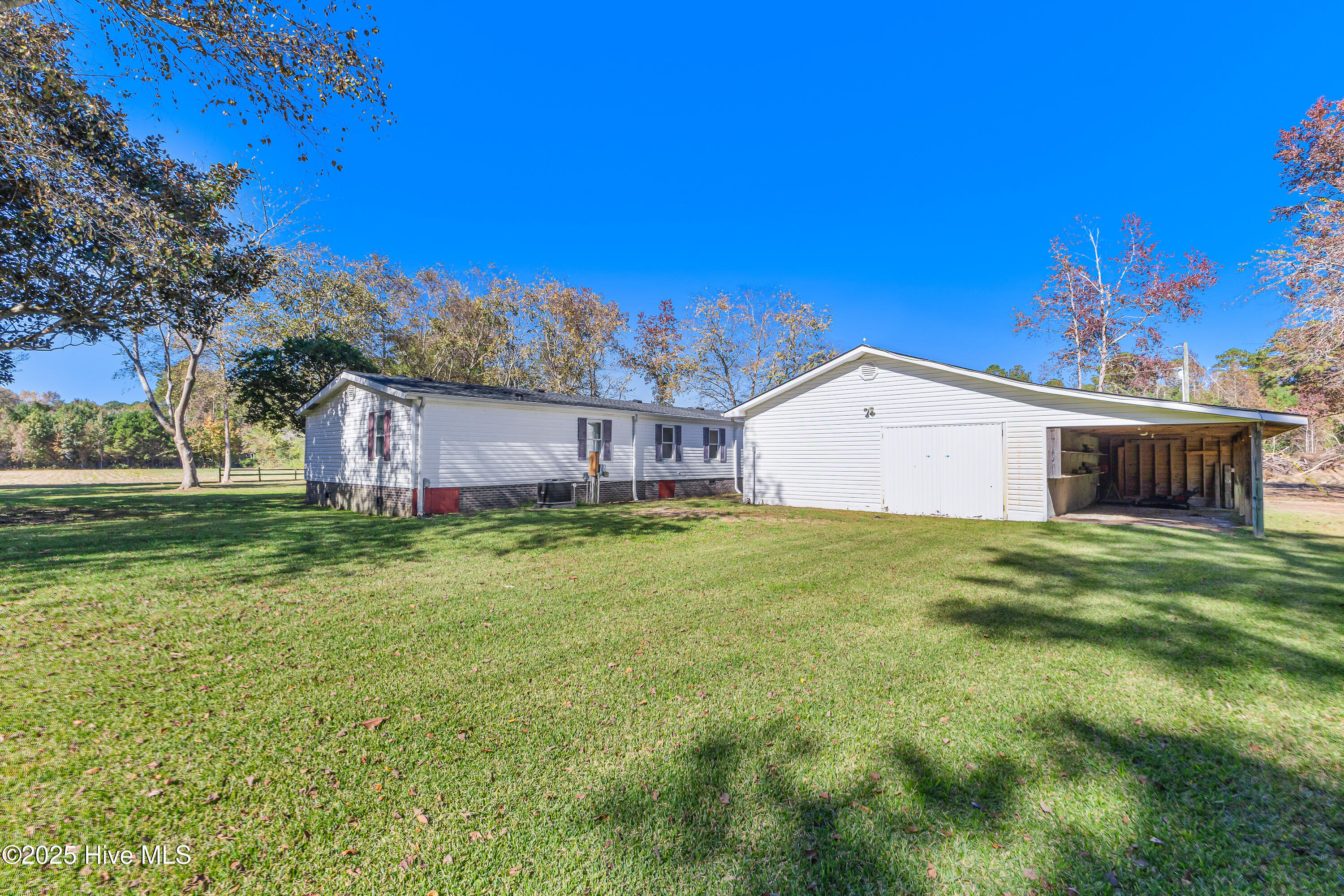 100539839 | Photo 34