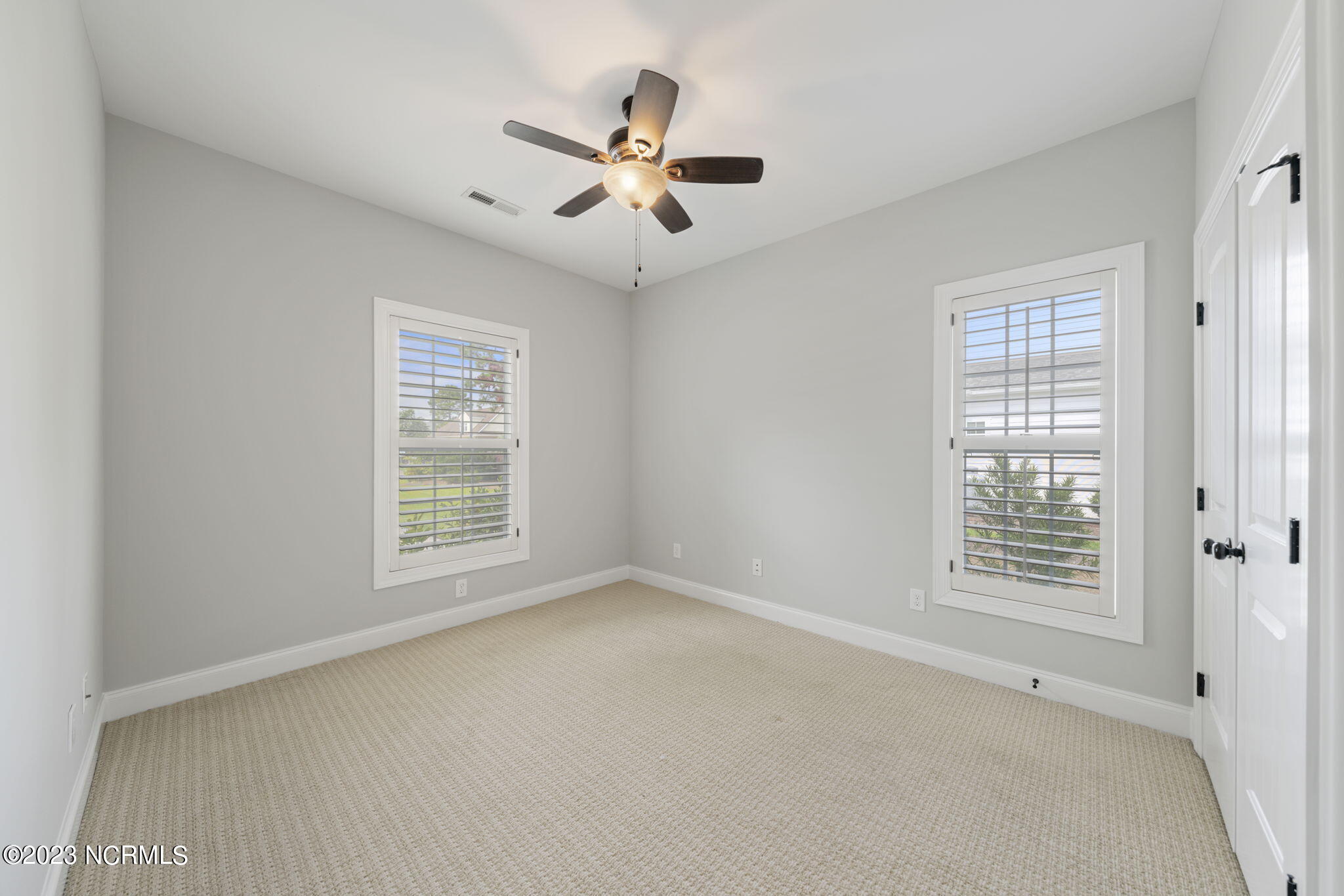 100553667 | Photo 38