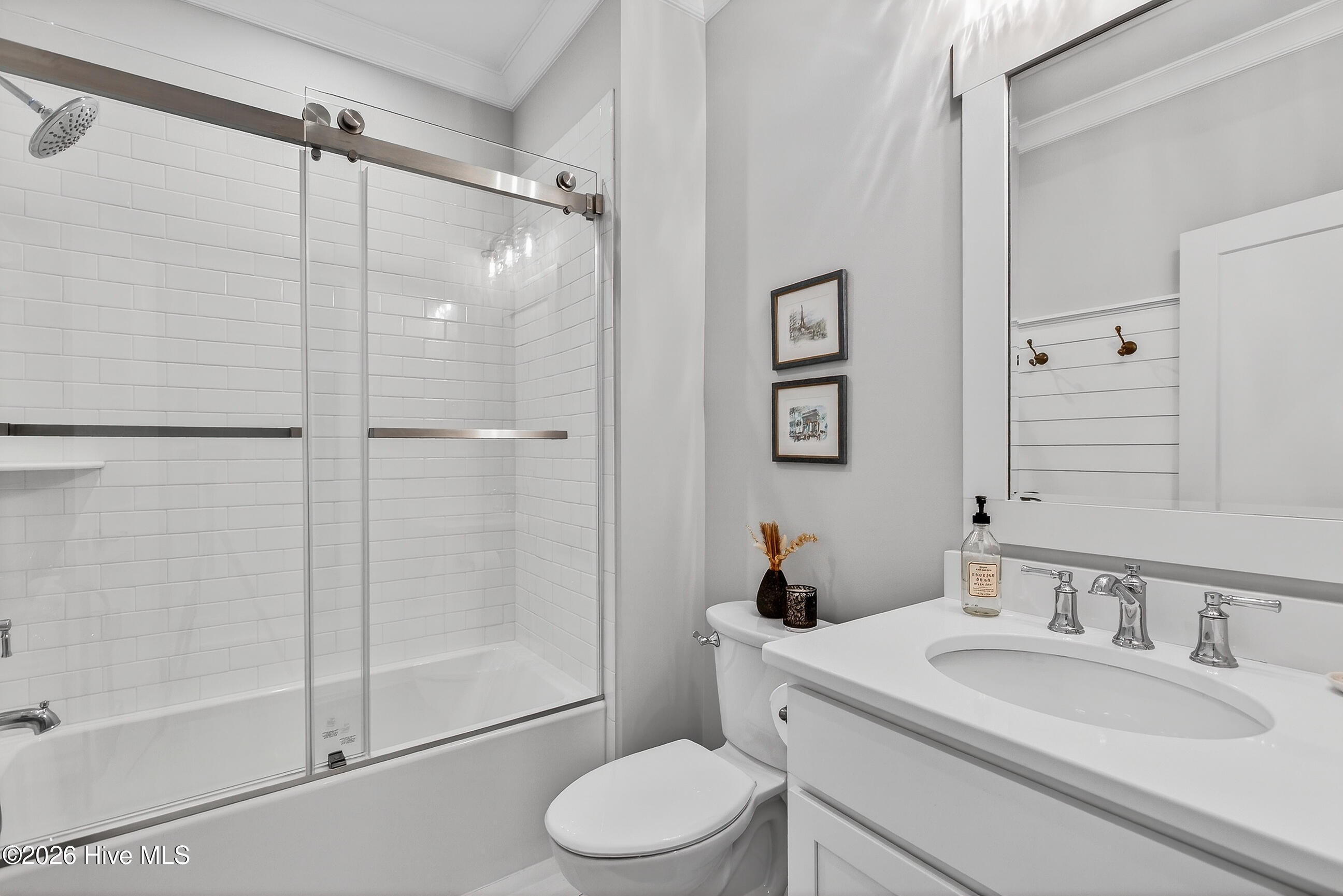 100564541 | Photo 49