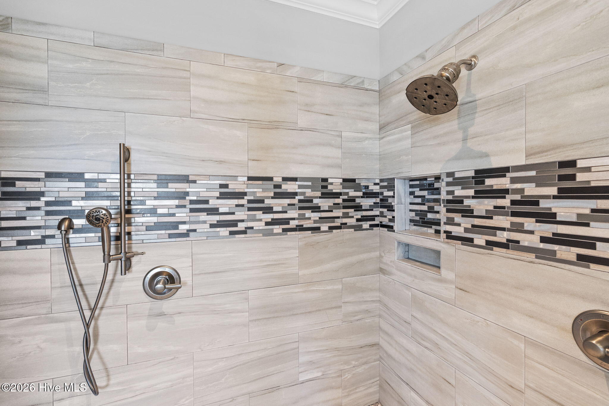 100555015 | Photo 38