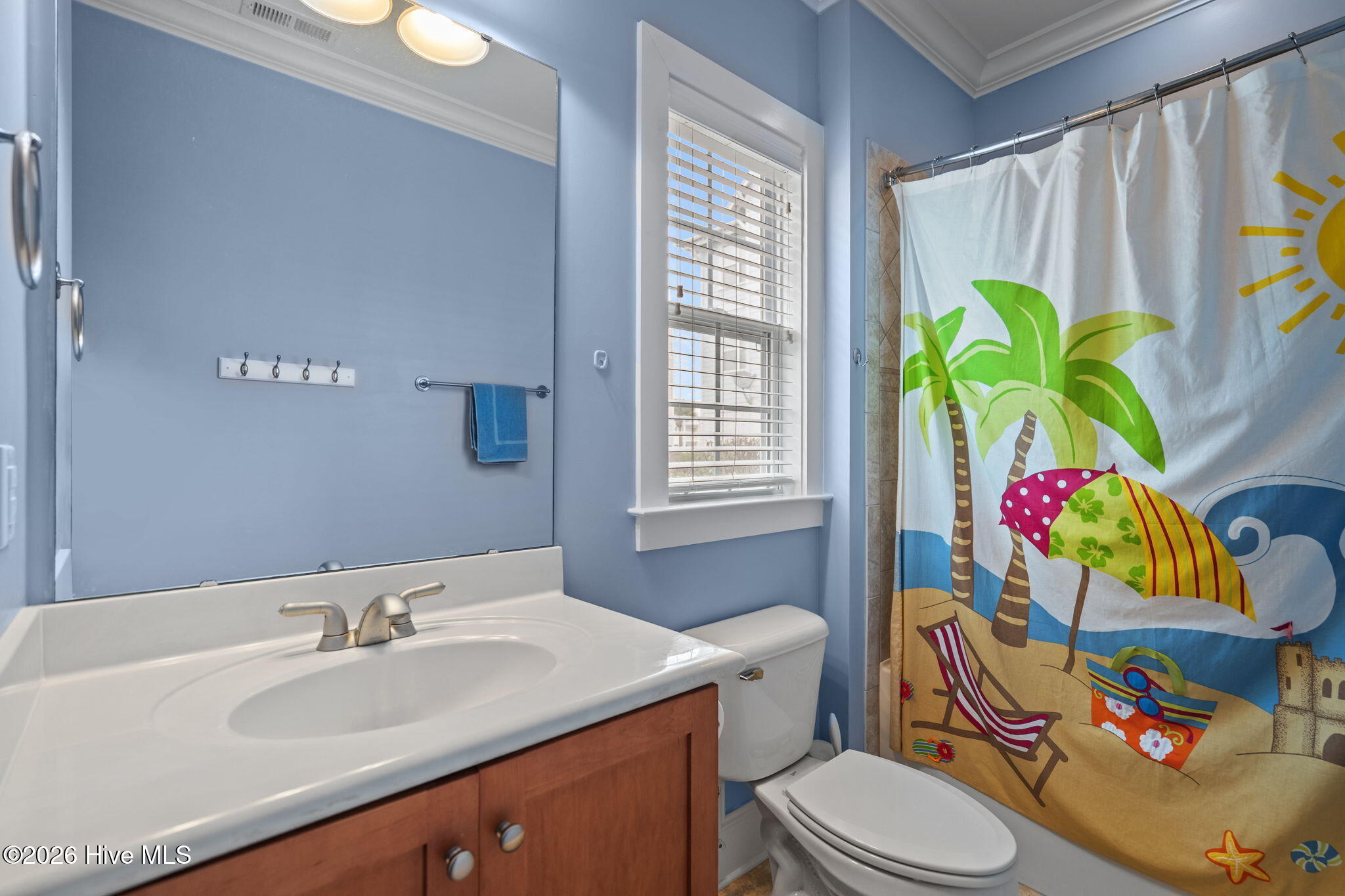 100561147 | Photo 11