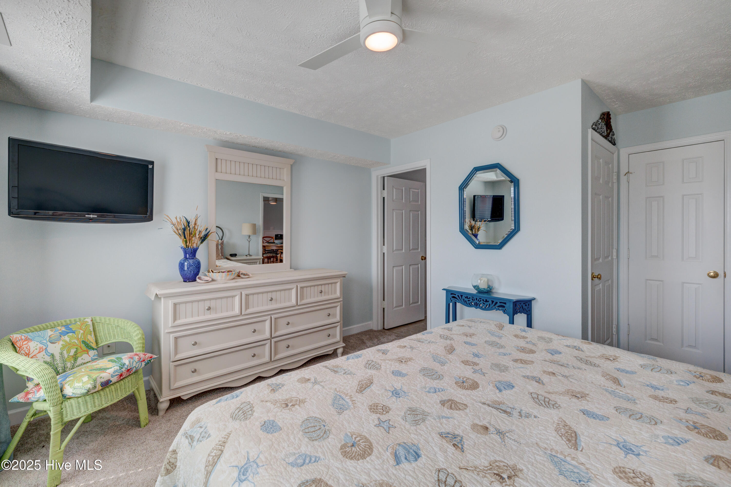 100498855 | Photo 22