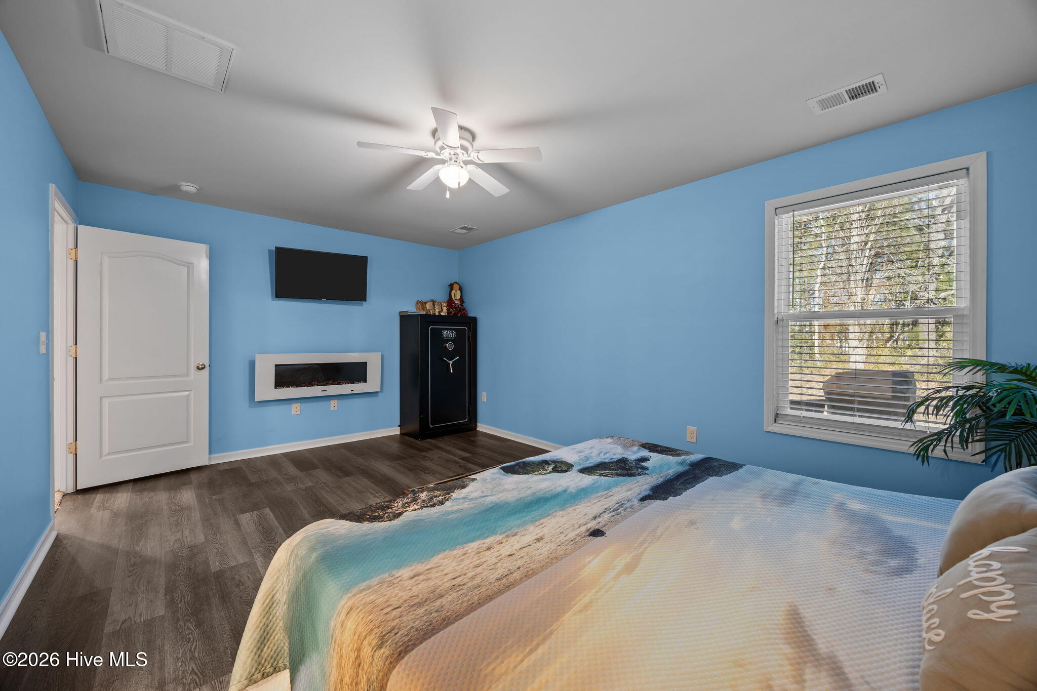 100551774 | Photo 24