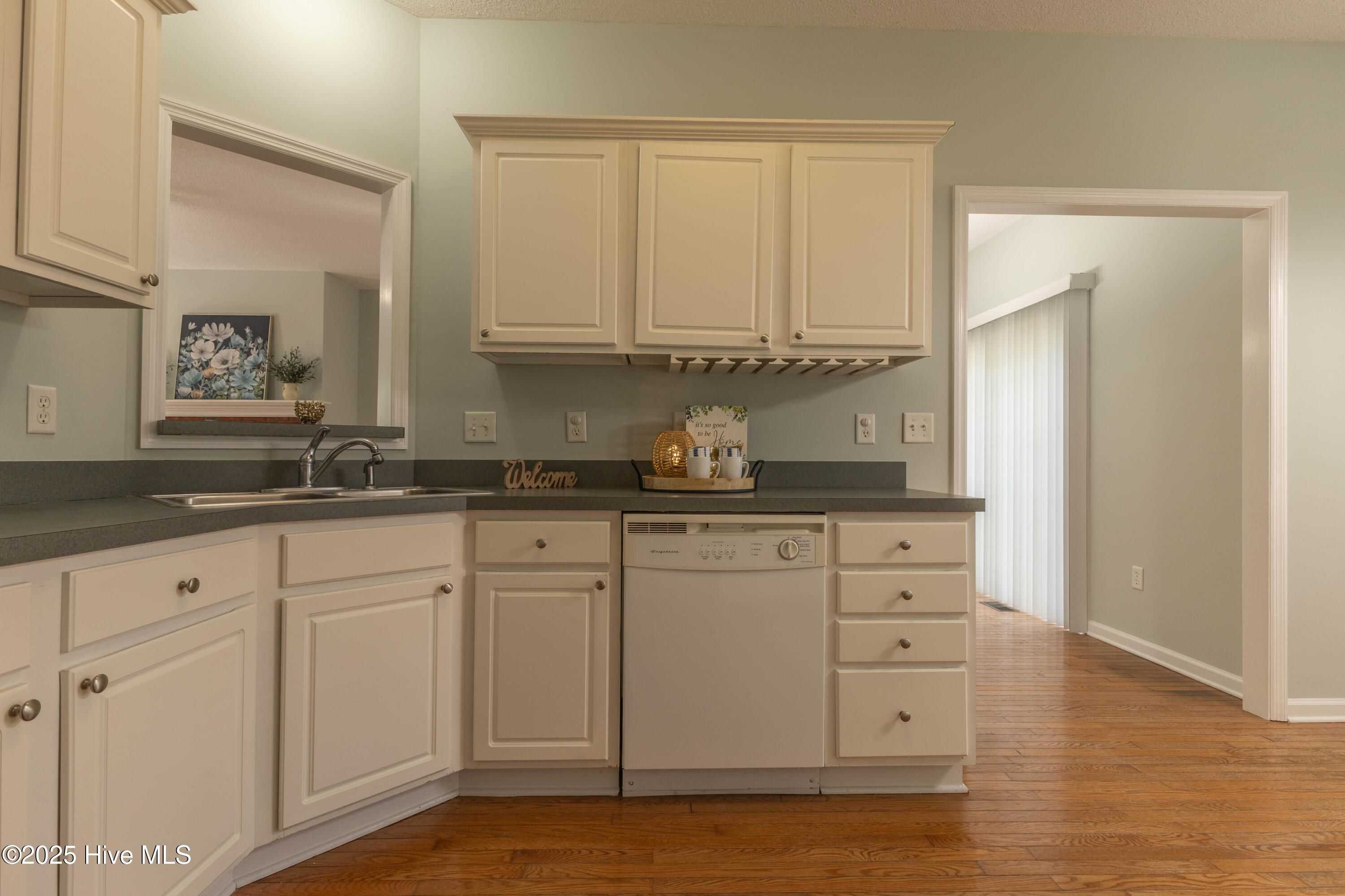 100534088 | Photo 15