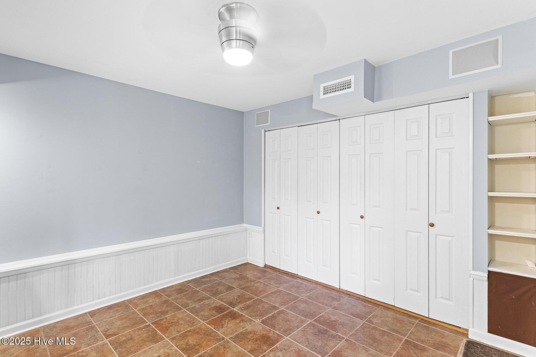 100542289 | Photo 39