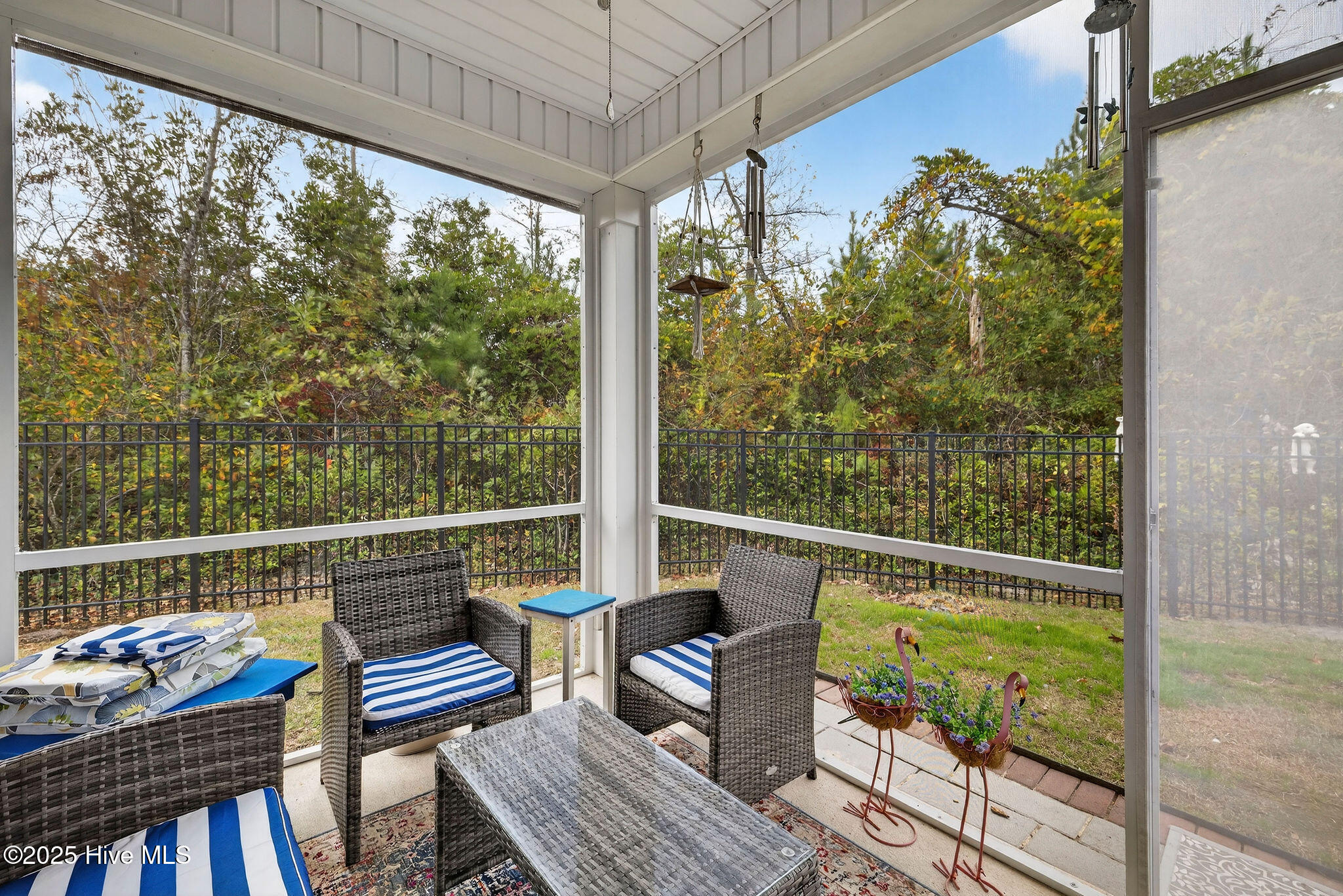 100543614 | Photo 29