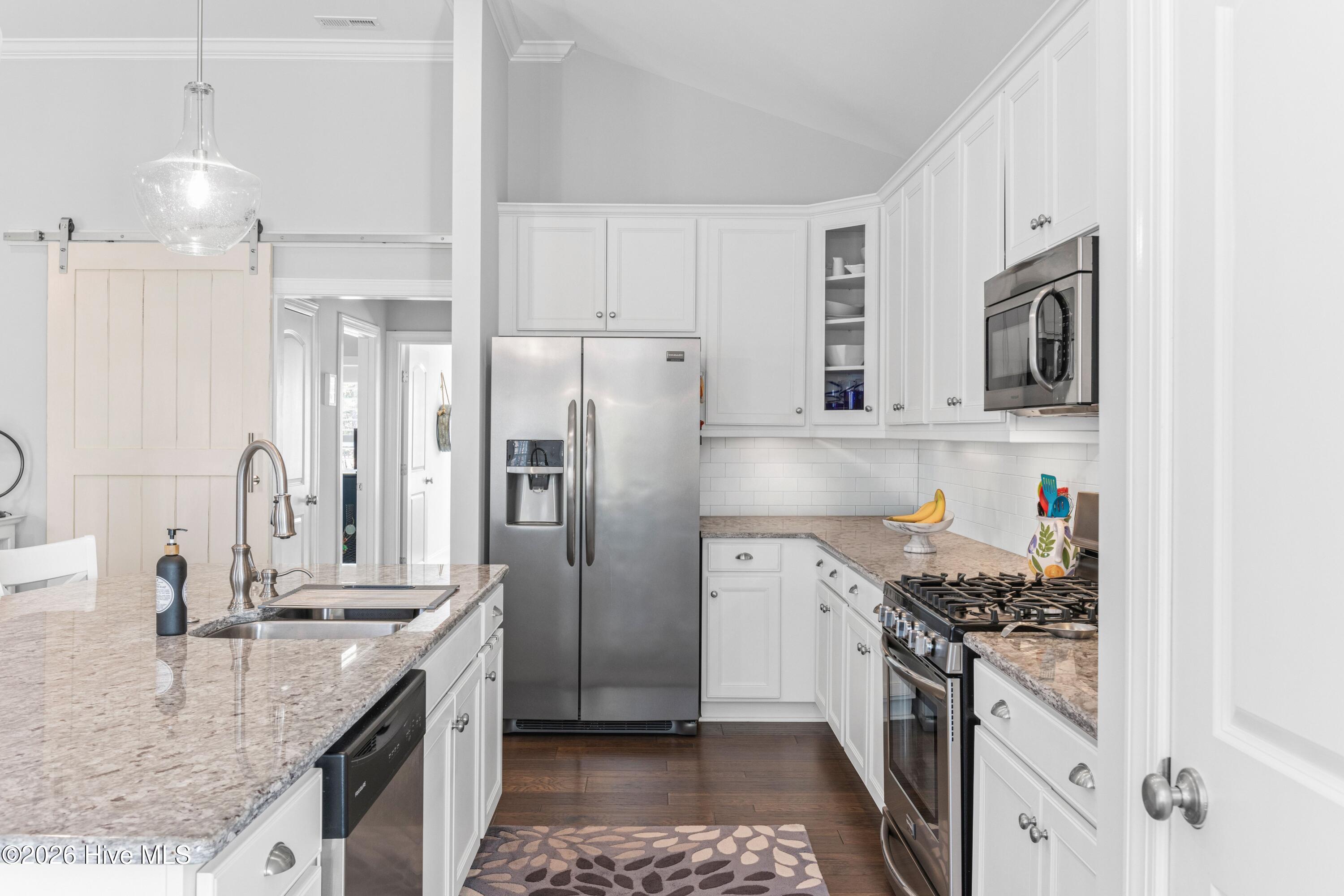 100554937 | Photo 17