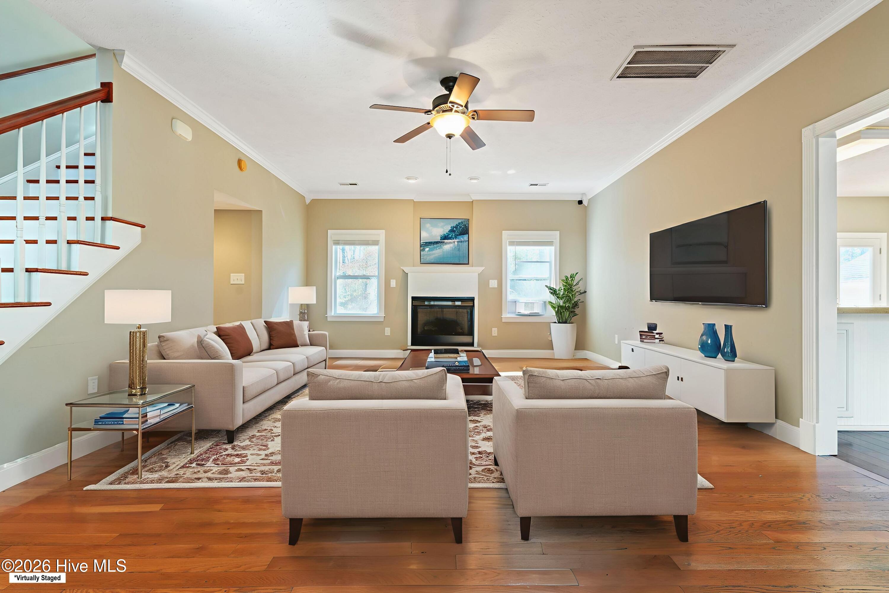 100550661 | Photo 12