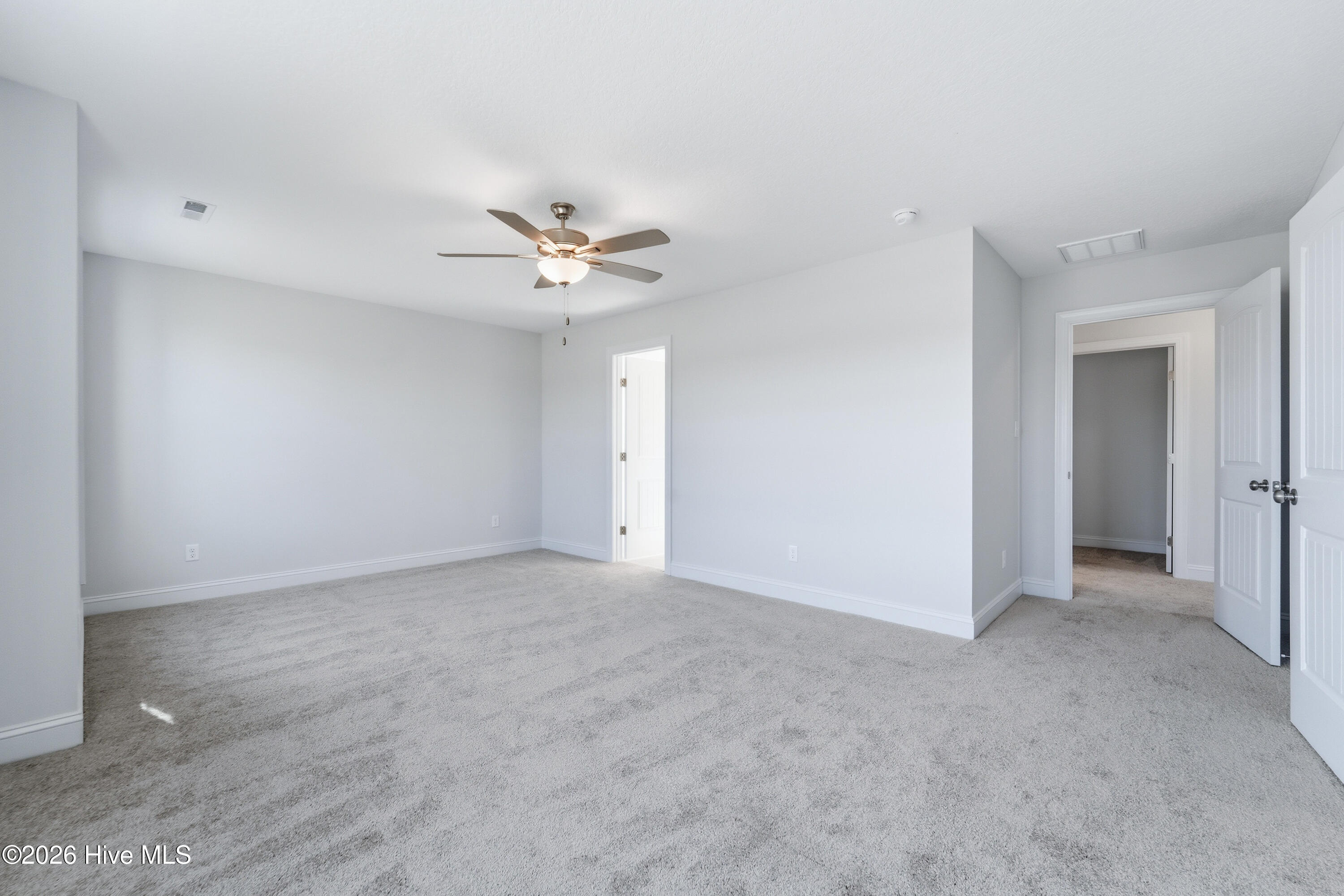 100519868 | Photo 15