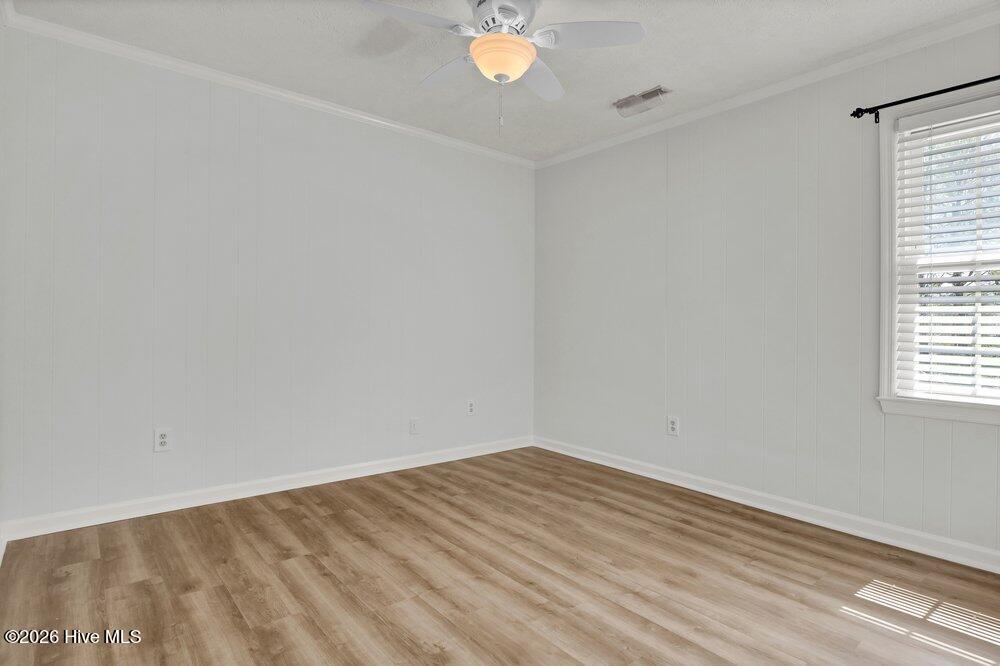 100562479 | Photo 26