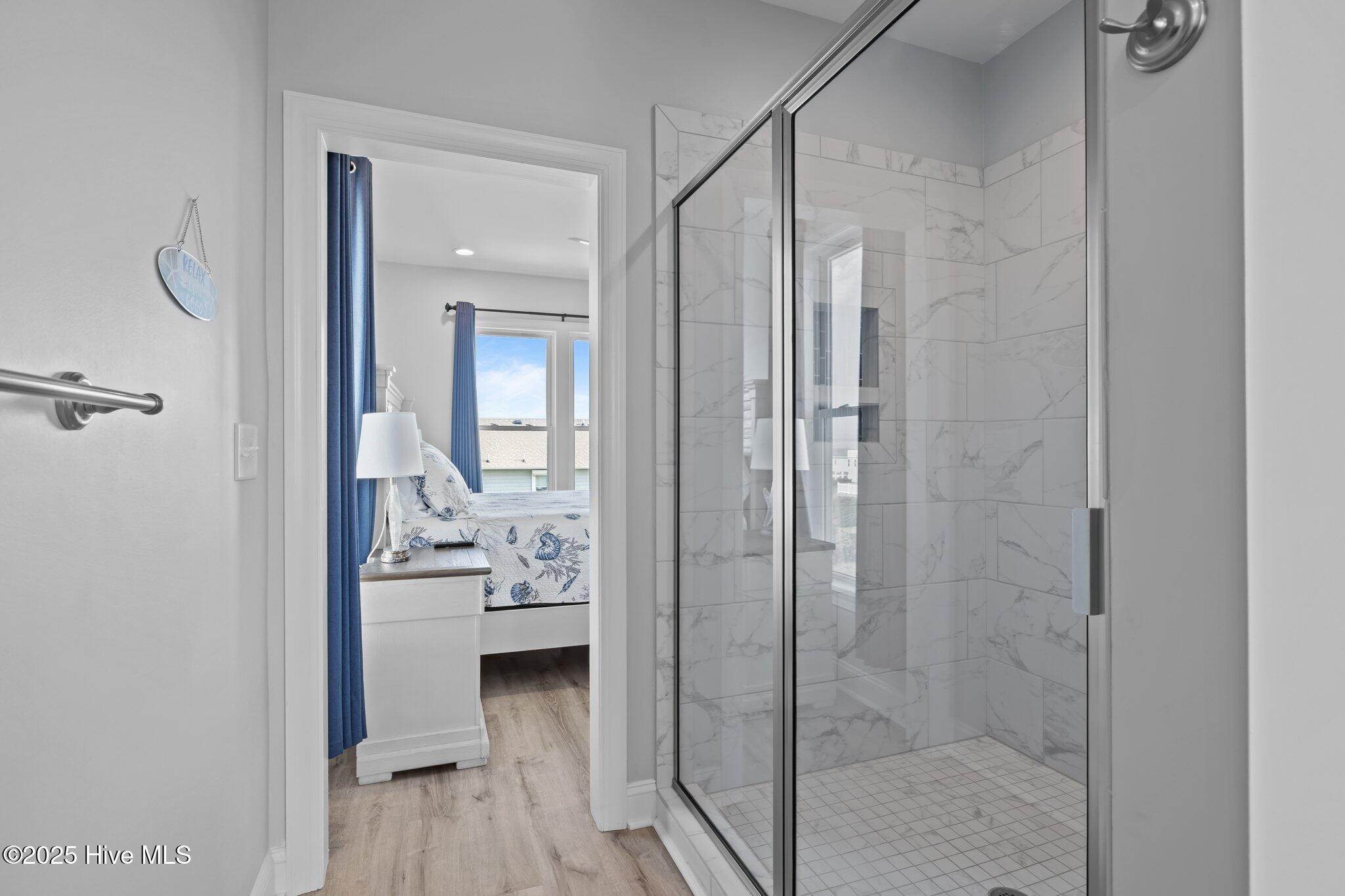 100509194 | Photo 40