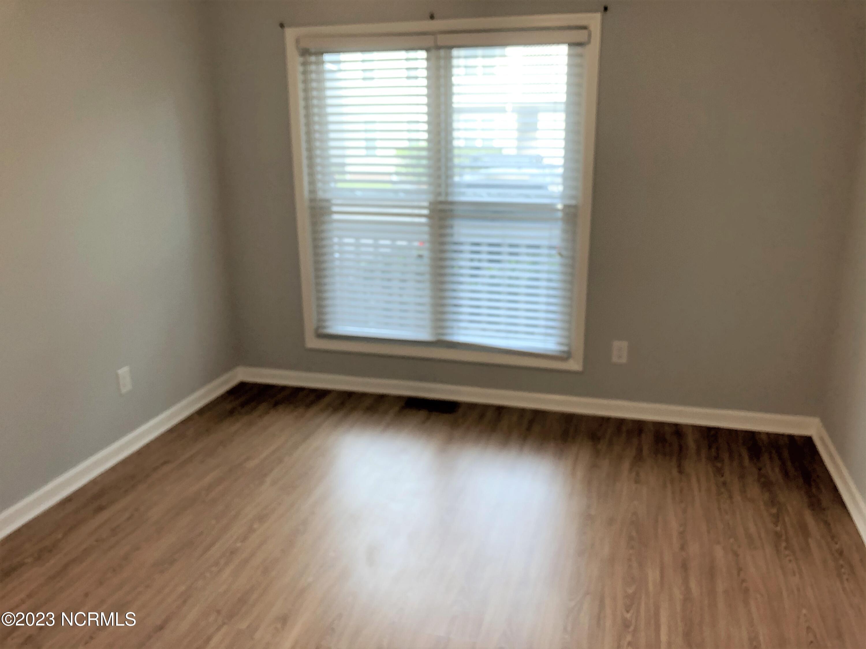 100565726 | Photo 15