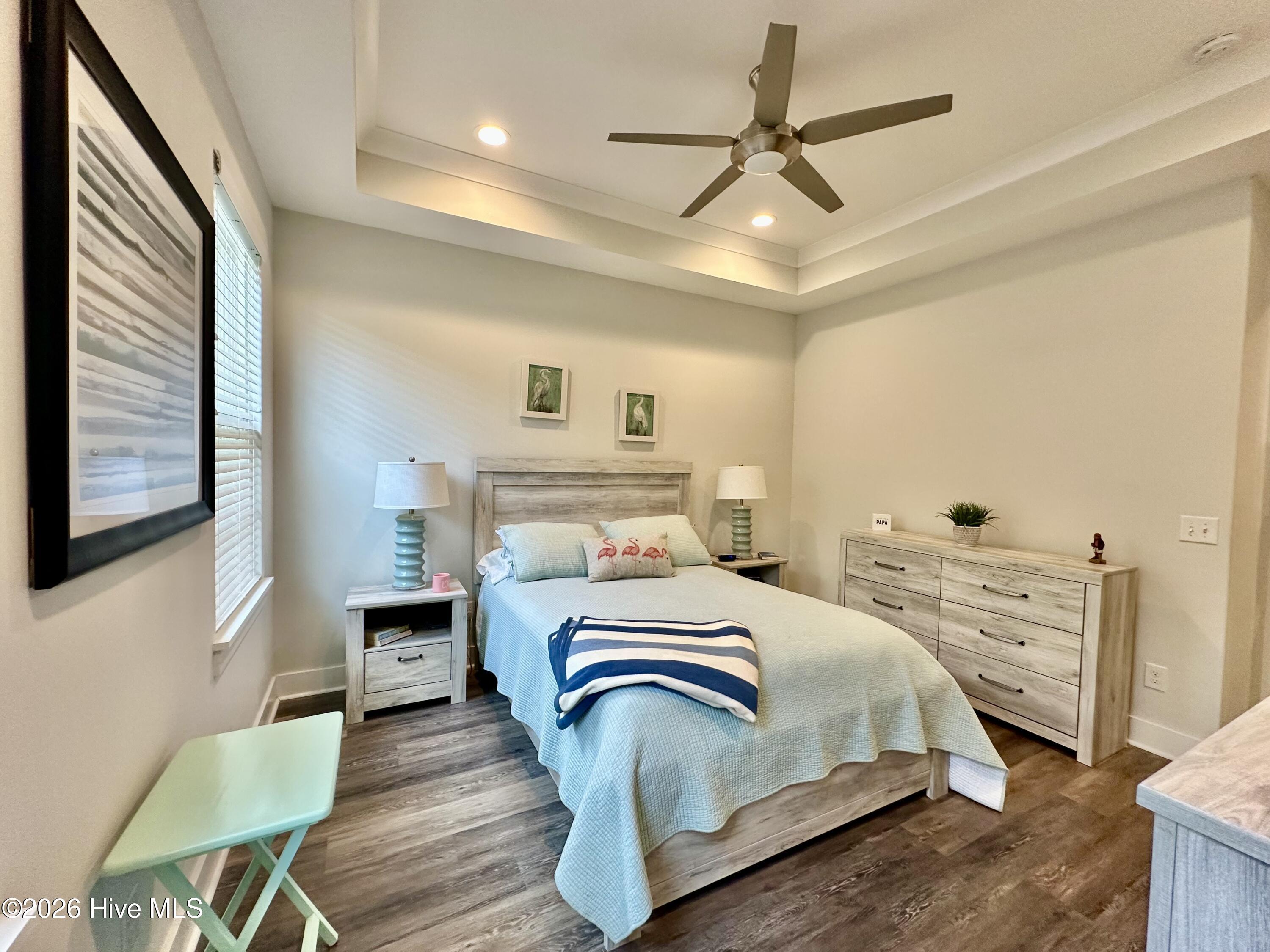 100566404 | Photo 11