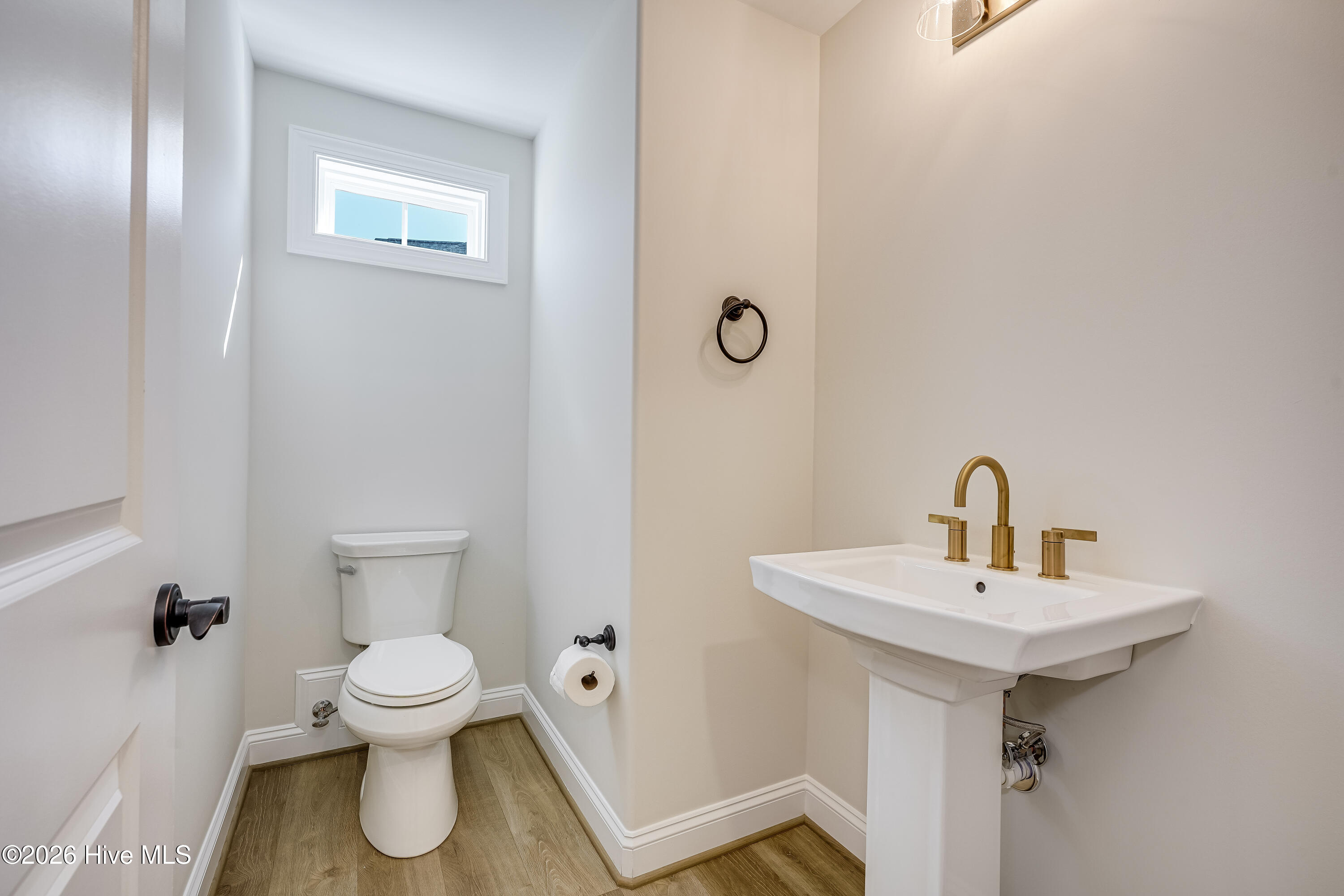 100564282 | Photo 27