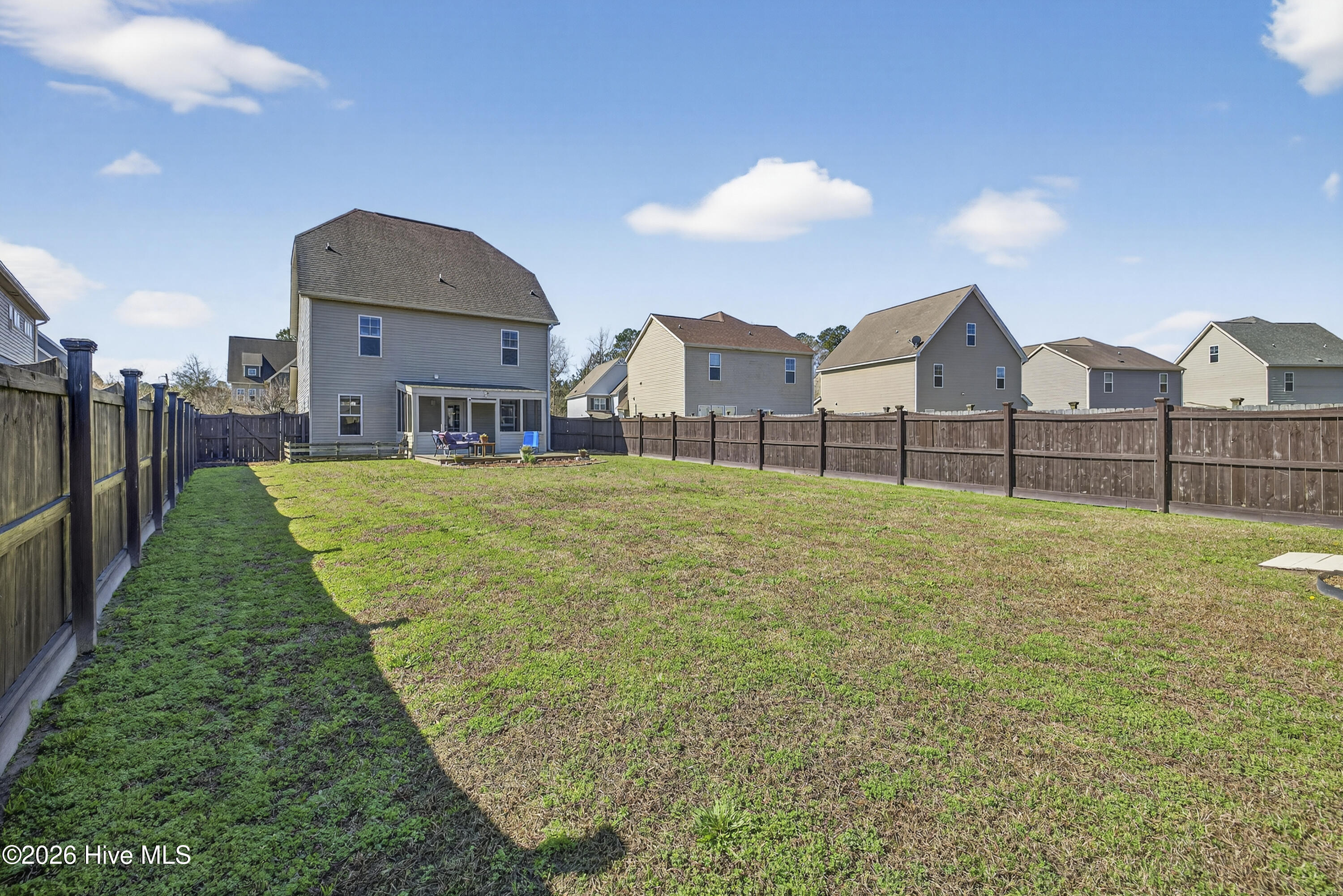 100560873 | Photo 41