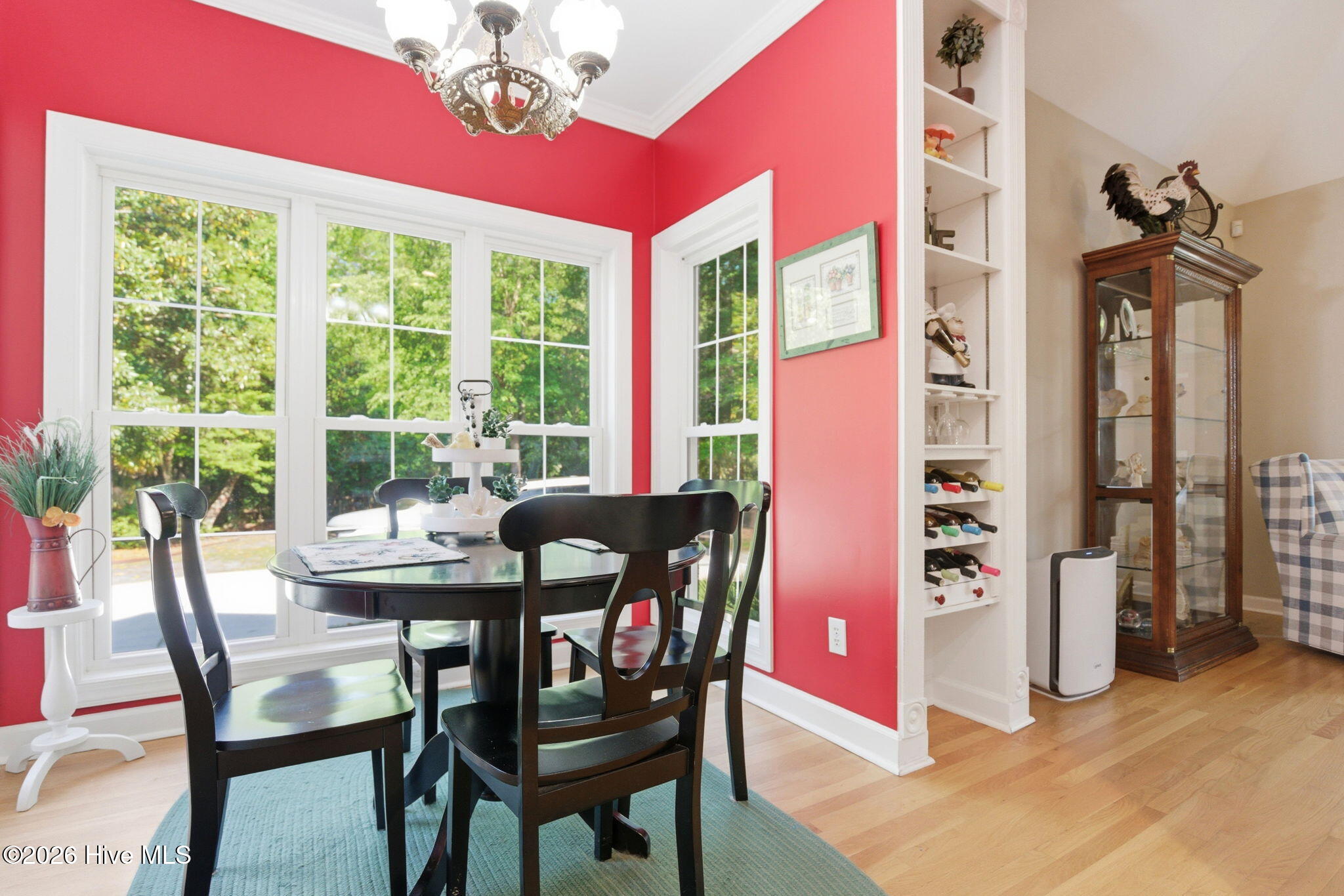 100570615 | Photo 22