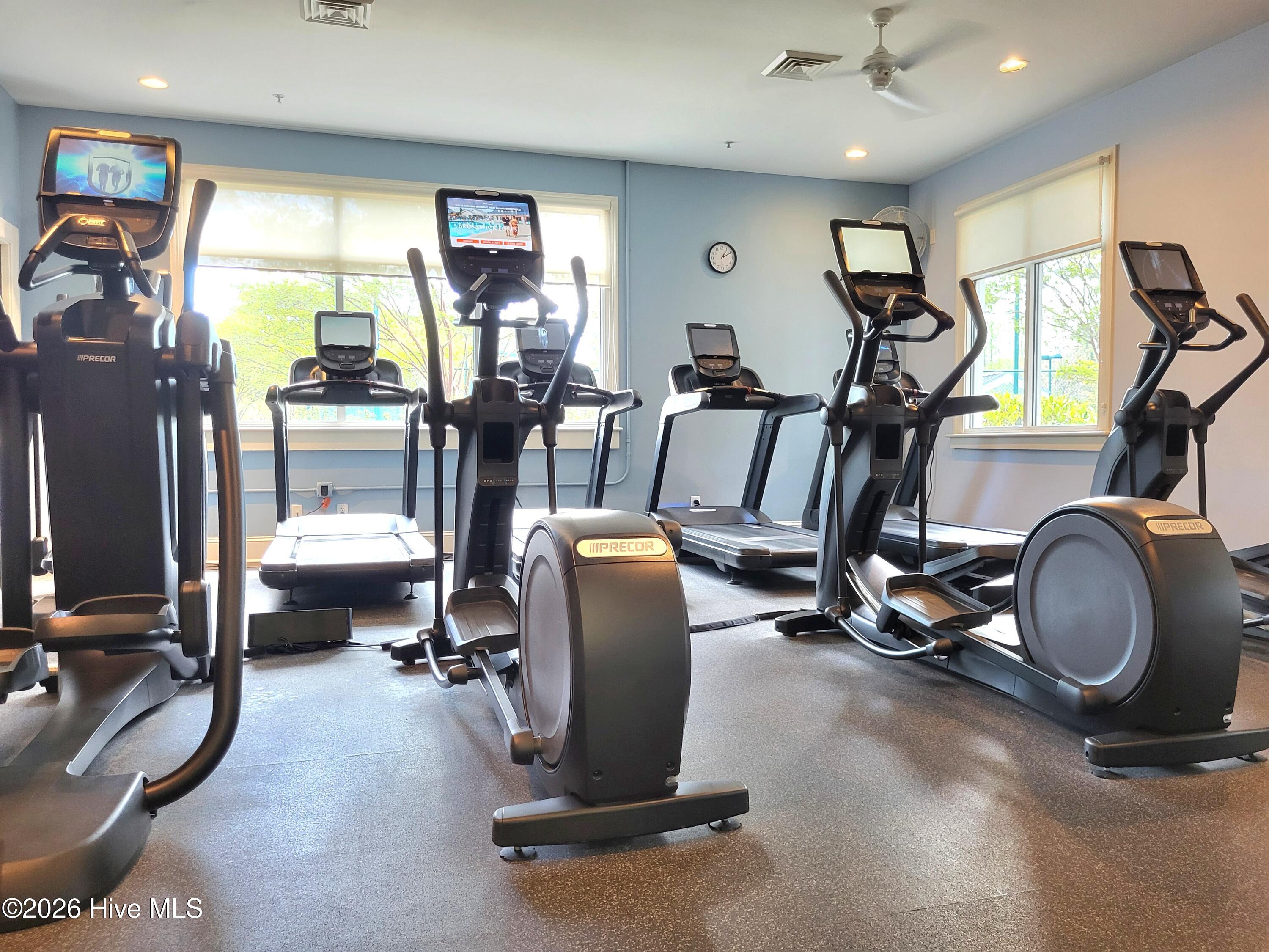 100564623 | Photo 28