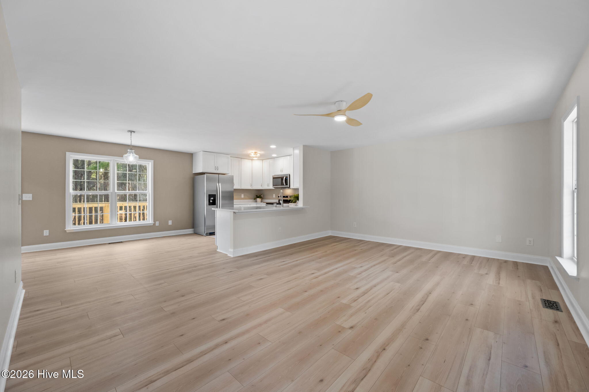 106 Dolphin Drive, Hampstead, NC 28443 Listing Photo  6