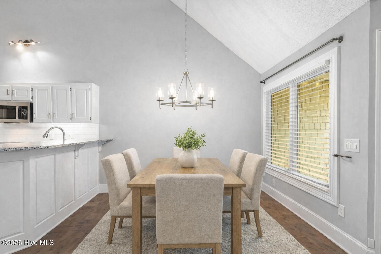 100555941 | Photo 31