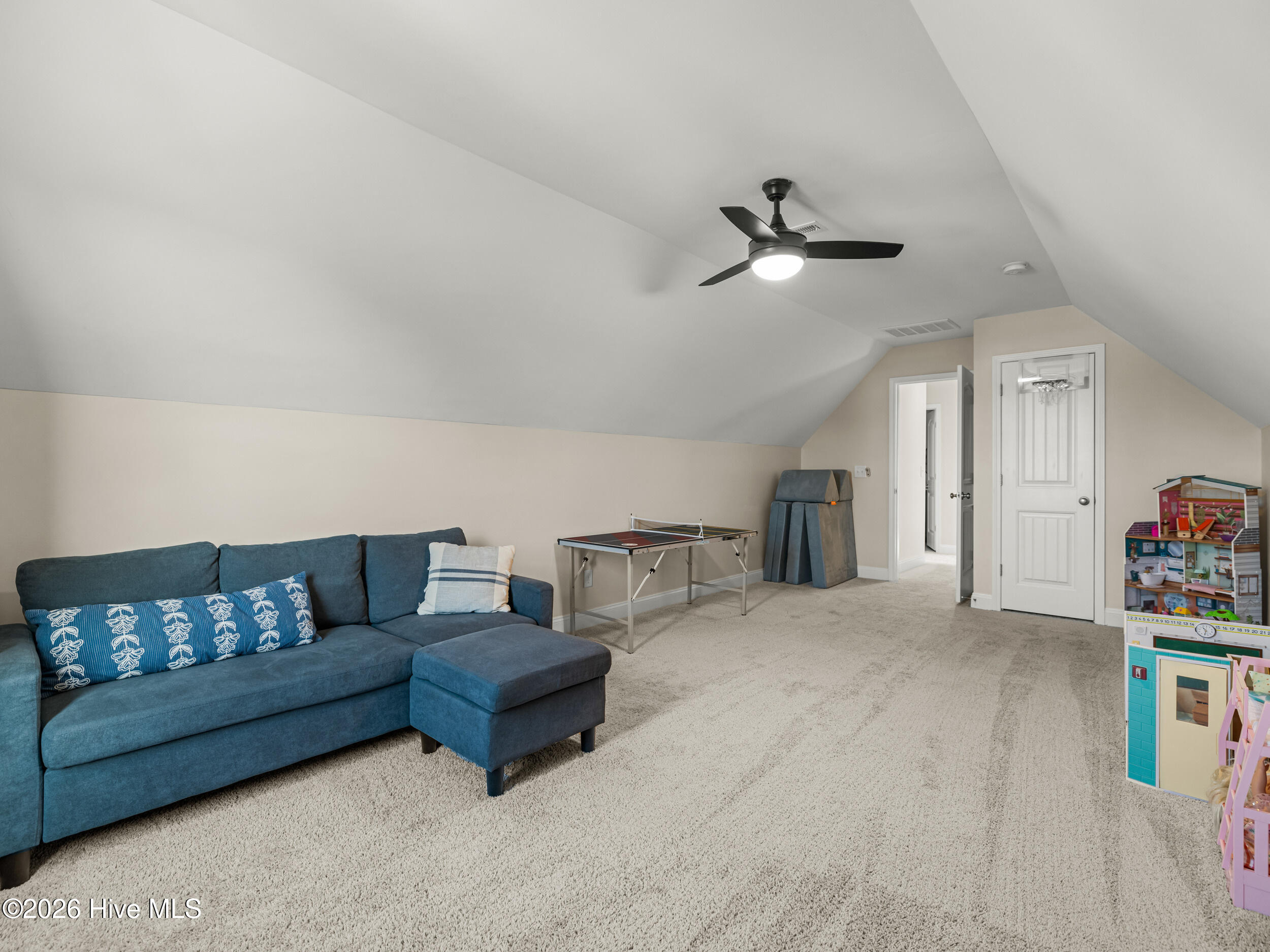 100559684 | Photo 47