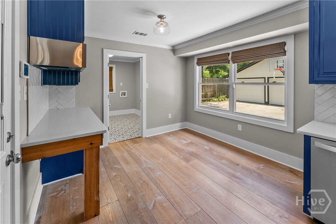 breakfast nook