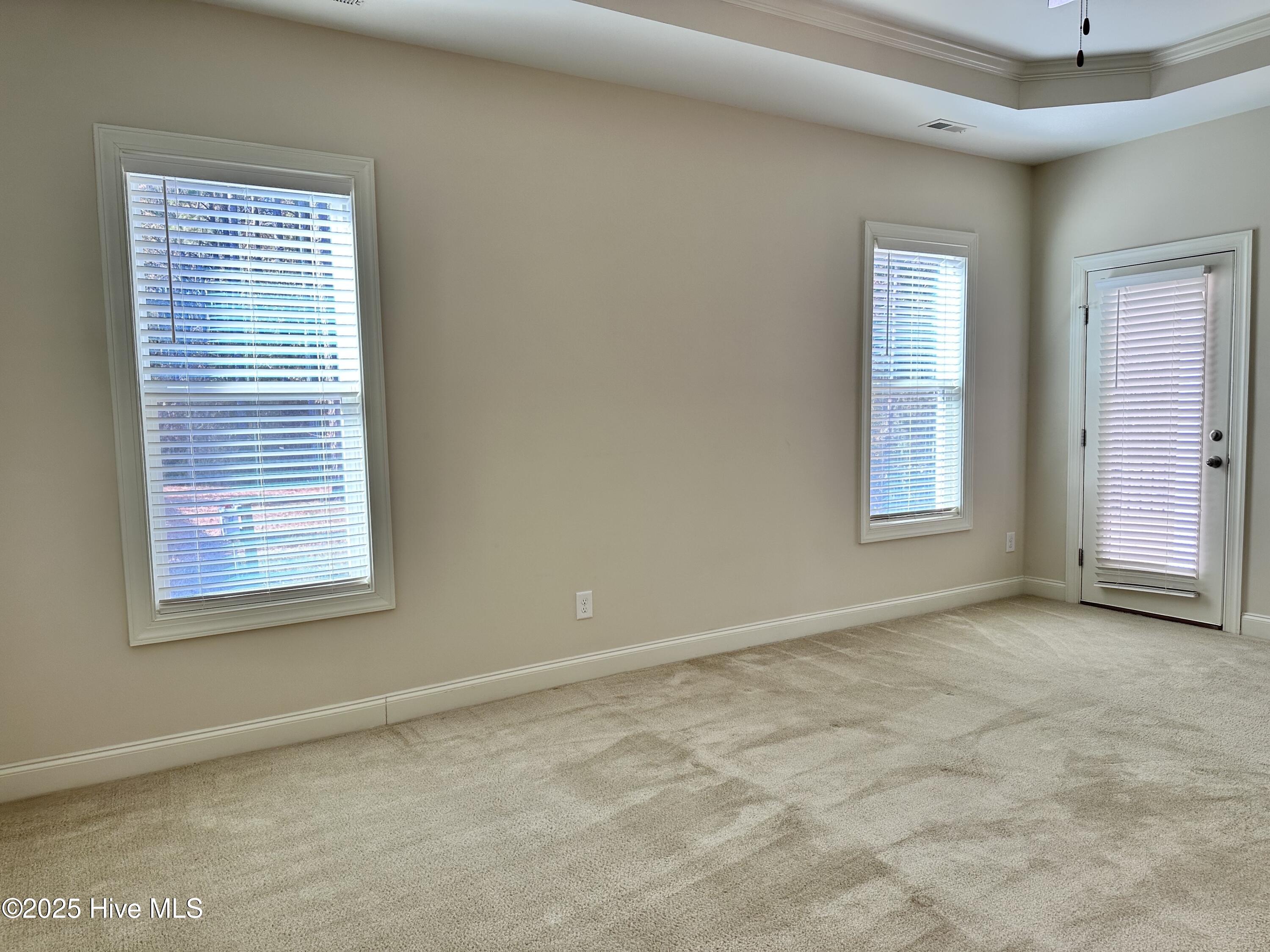 100545722 | Photo 16