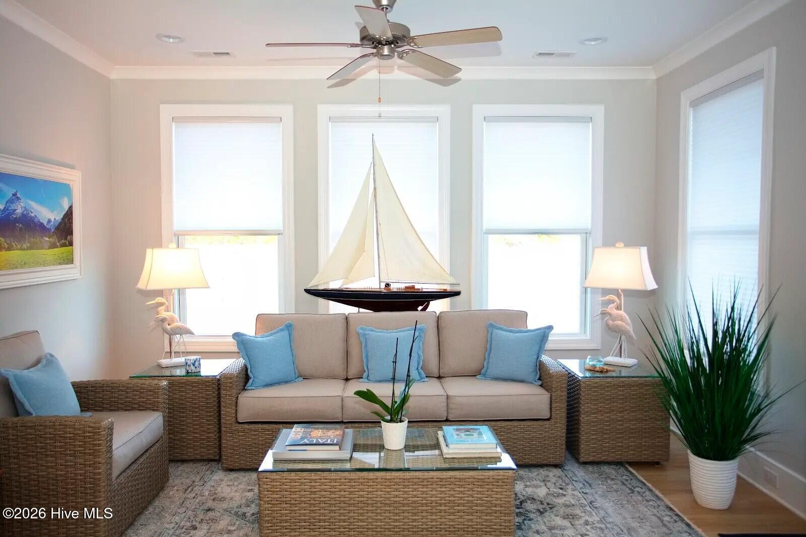 100567351 | Photo 12