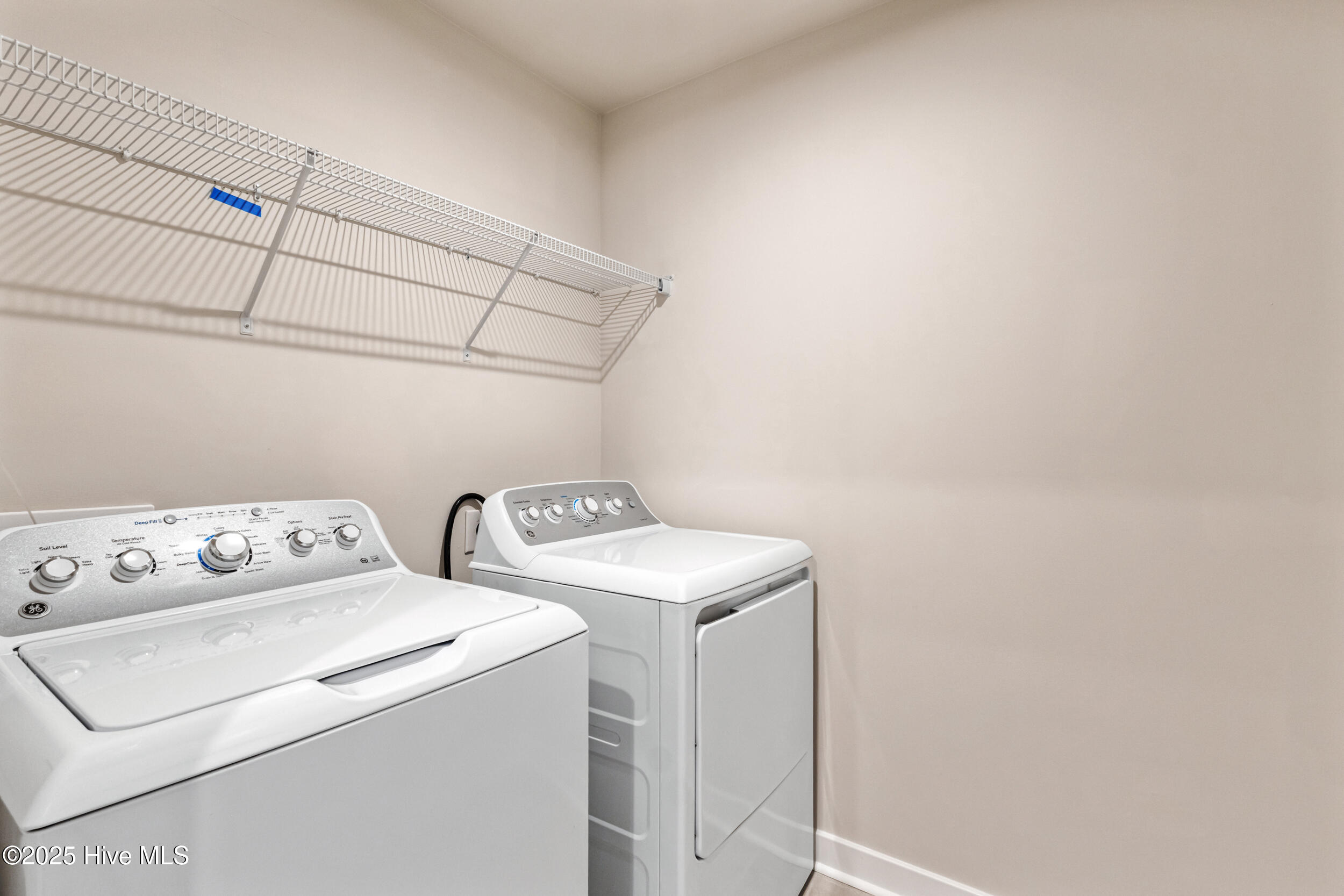 100537228 | Photo 15