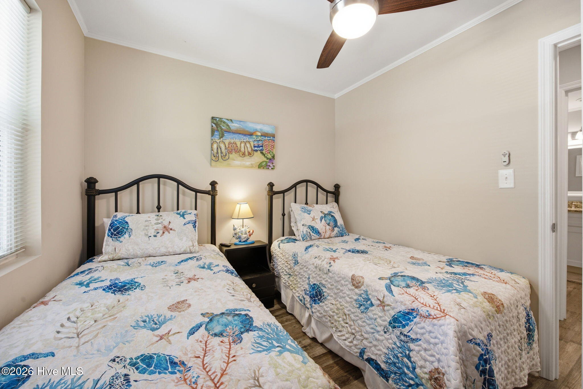 100569426 | Photo 39