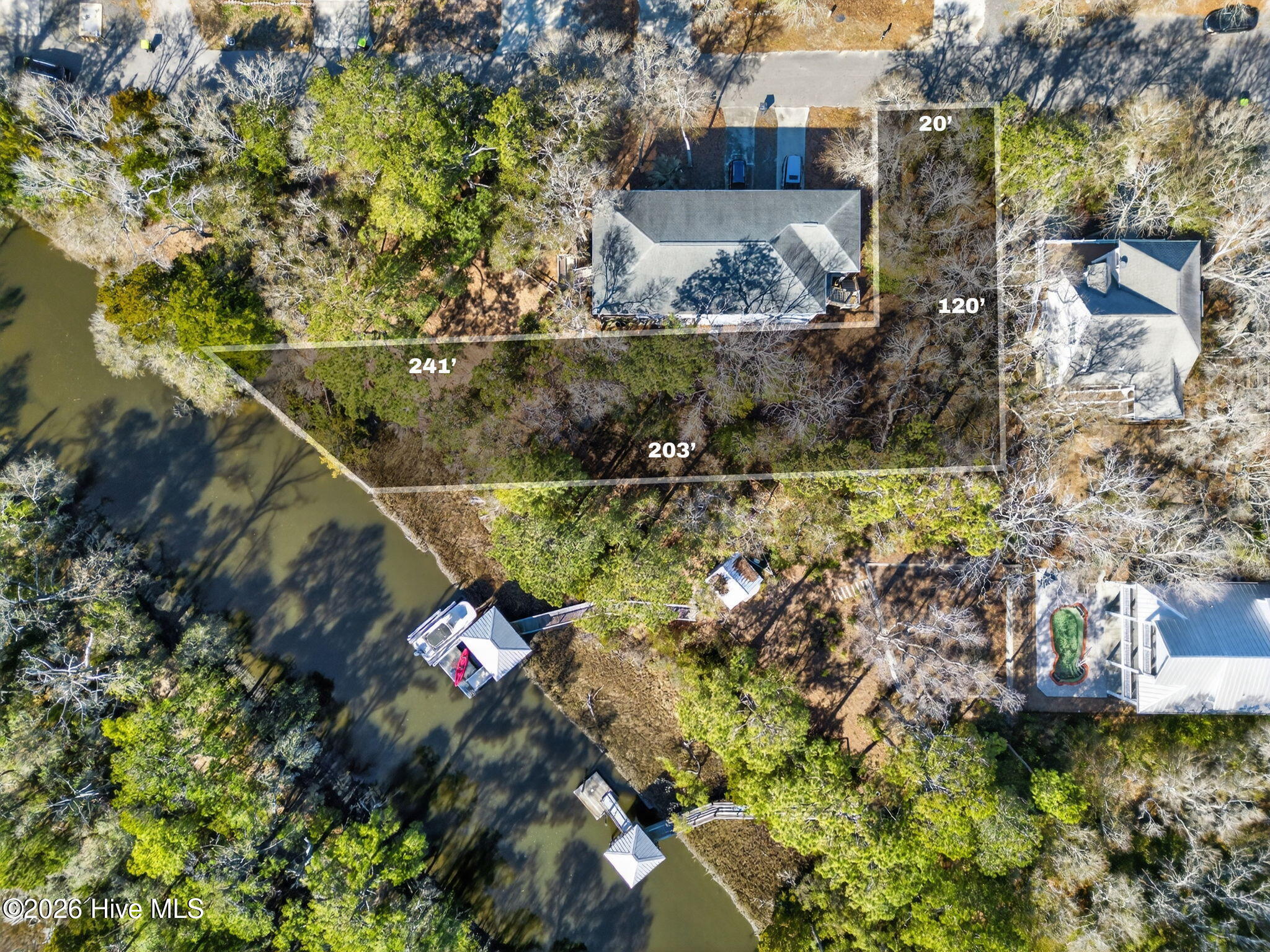 100556600 | Photo 11