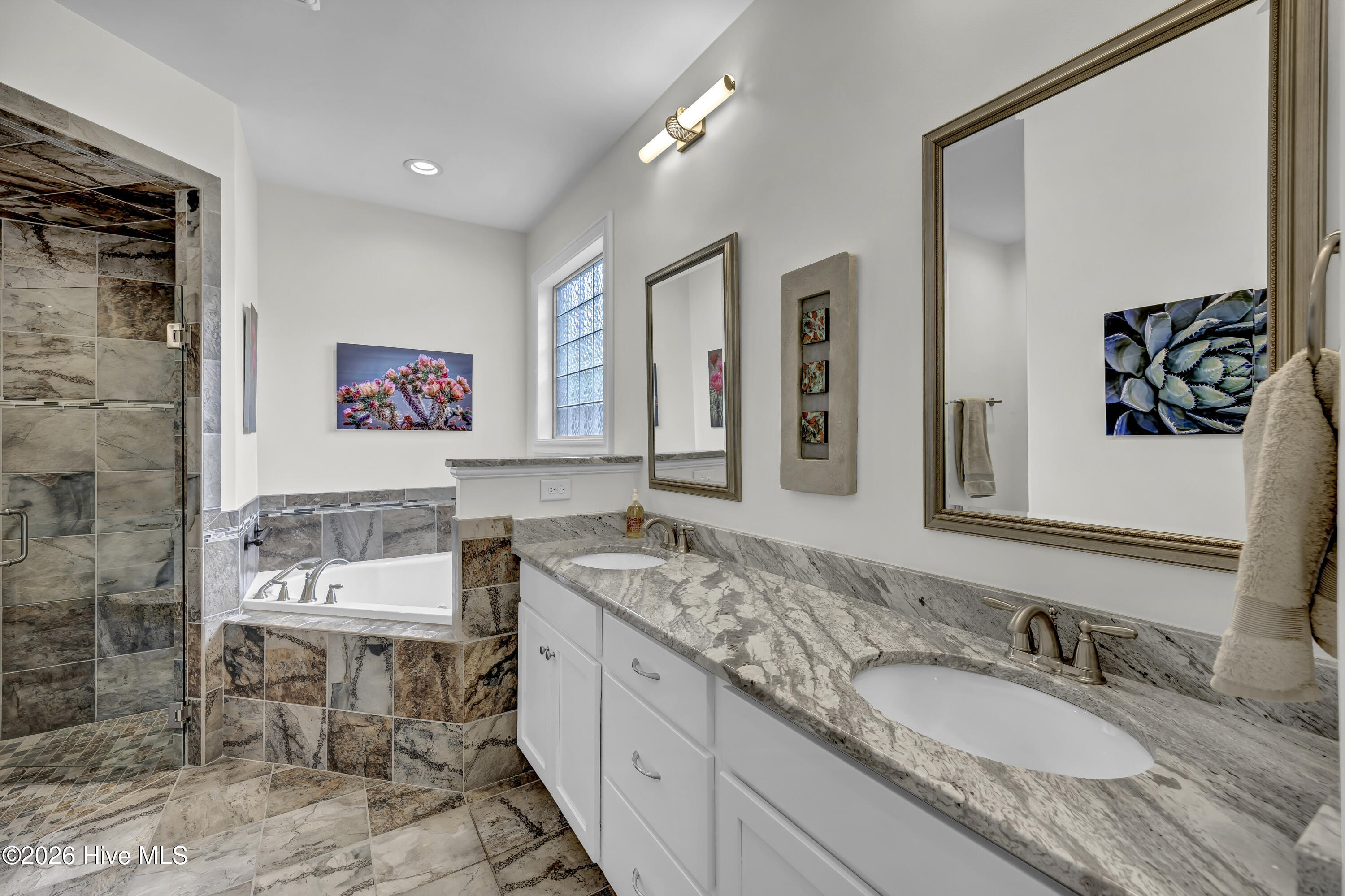 100555264 | Photo 23