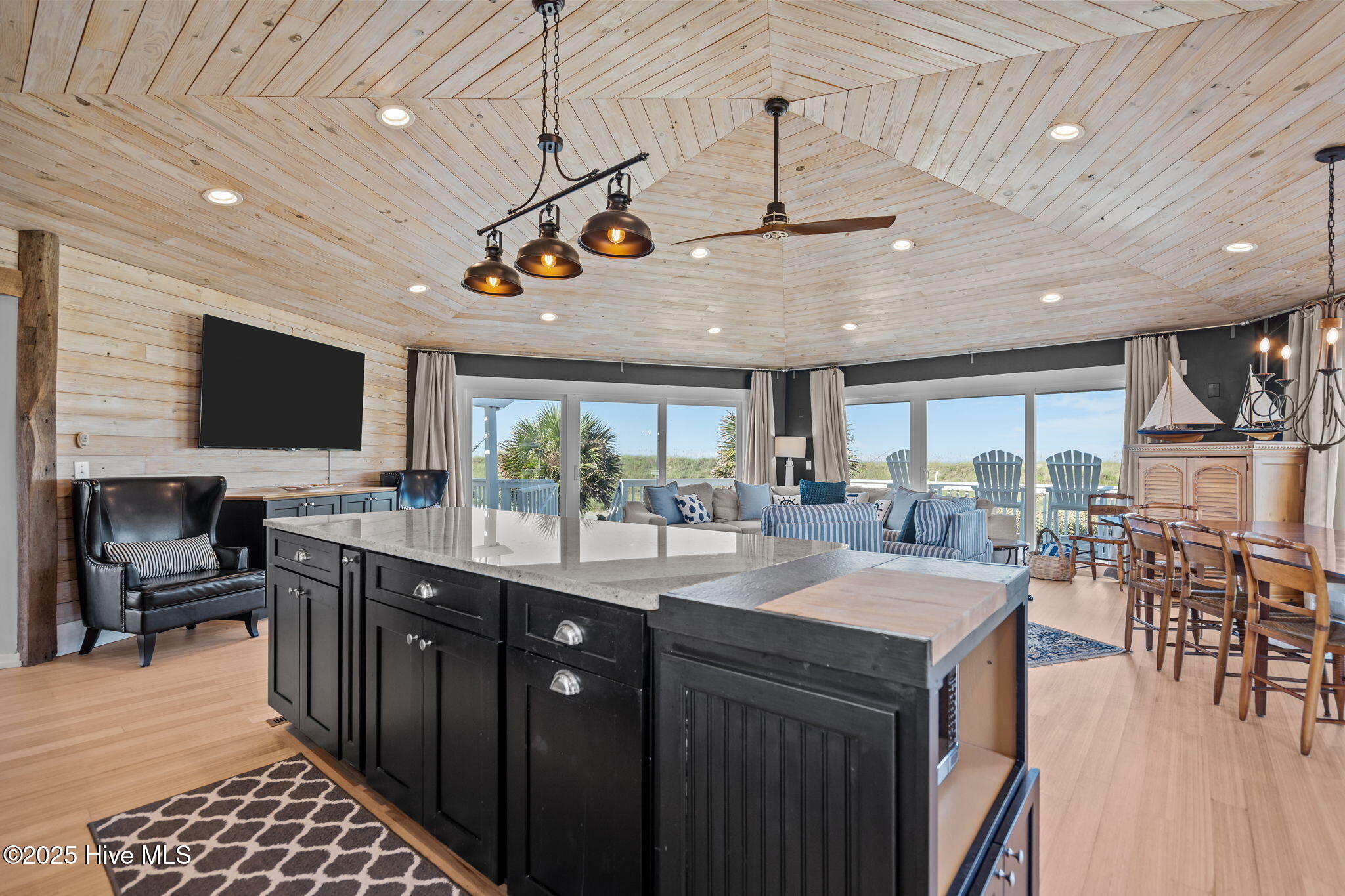 100550431 | Photo 20