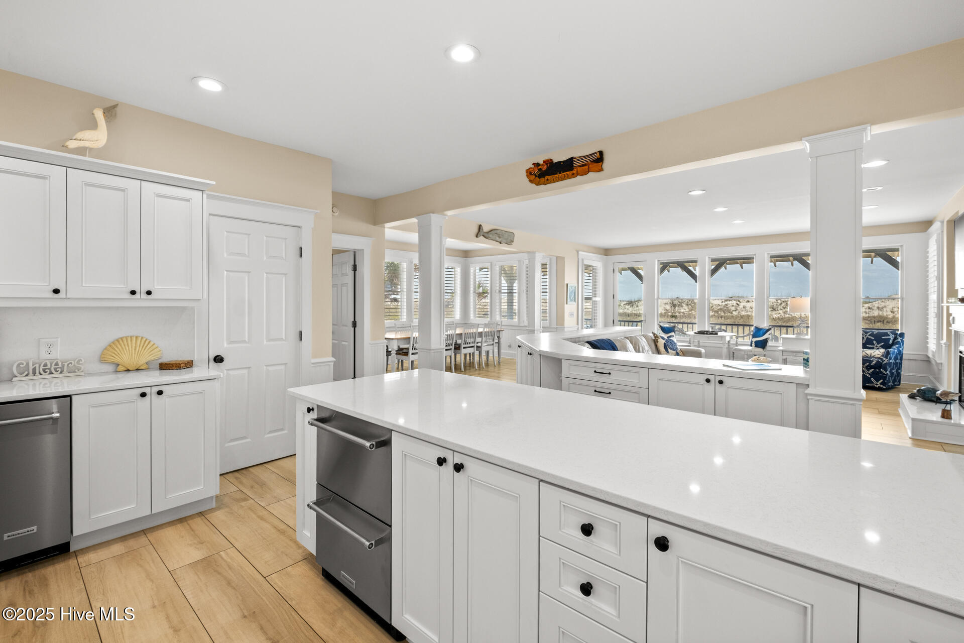 100523176 | Photo 13